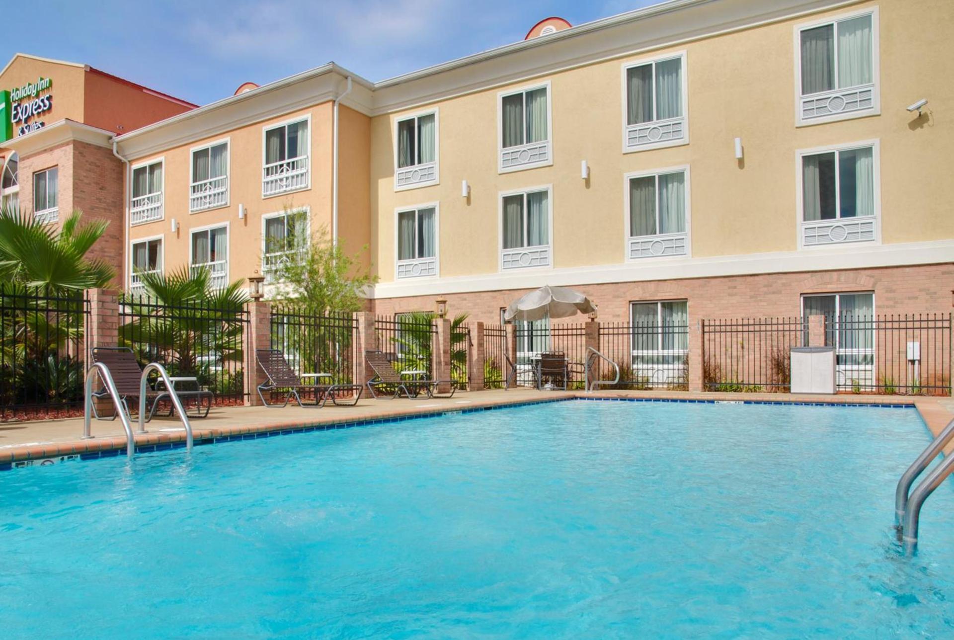 Holiday Inn Express & Suites Alexandria by IHG photo 19
