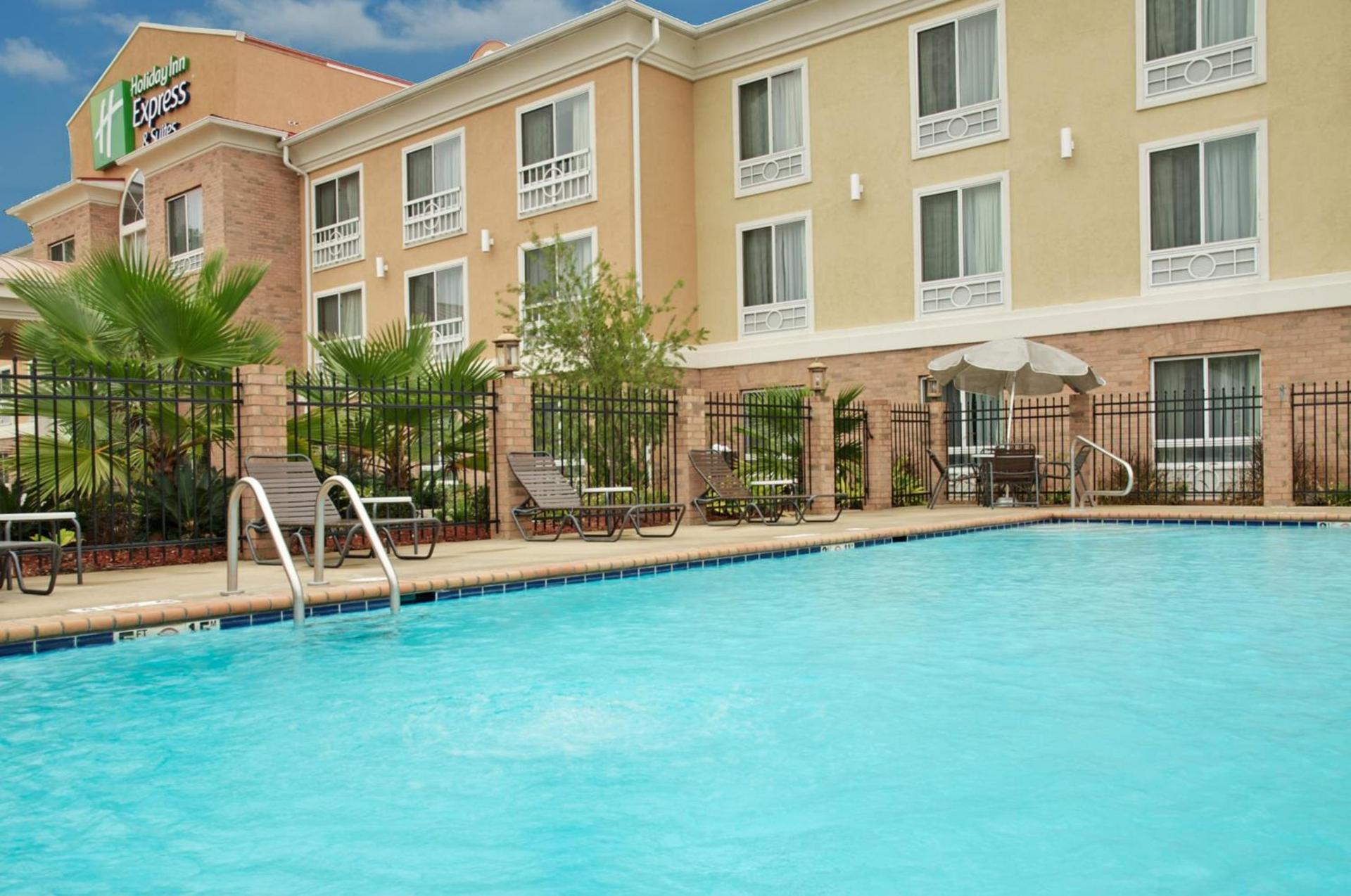 Holiday Inn Express & Suites Alexandria by IHG photo 7