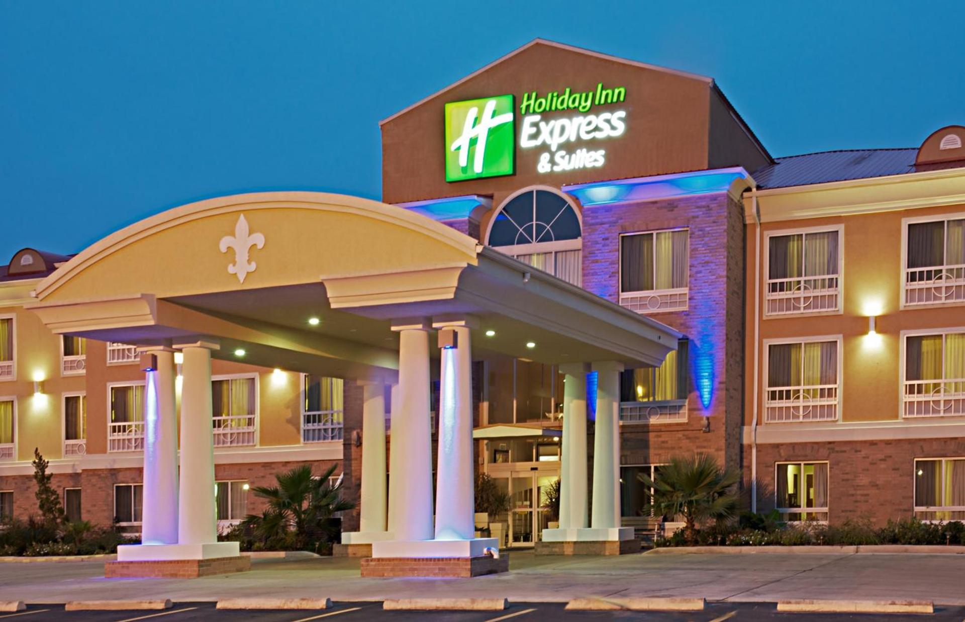 Holiday Inn Express & Suites Alexandria by IHG photo 11
