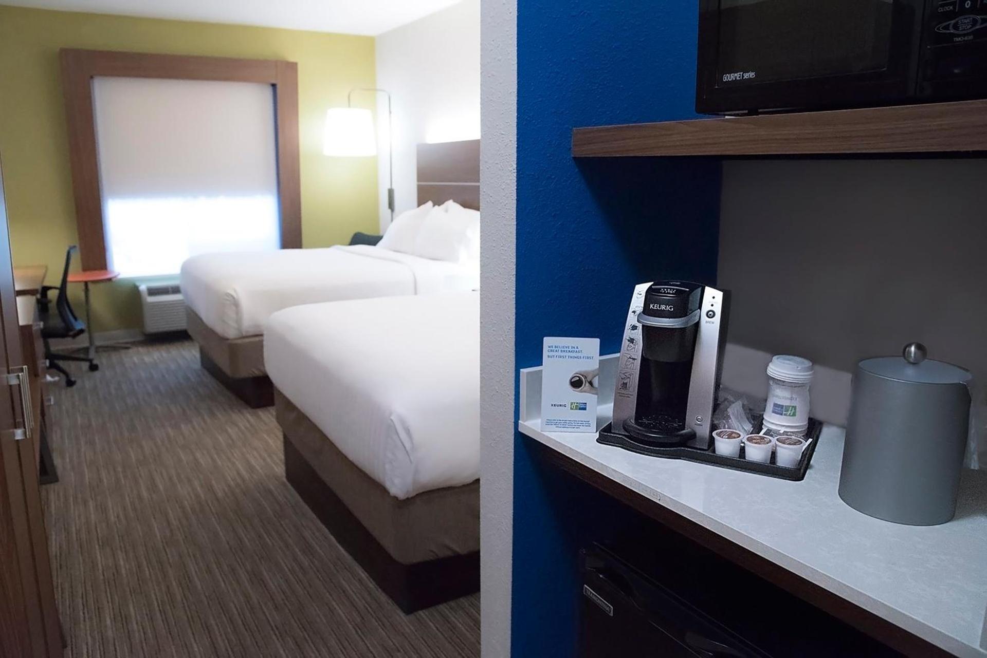 Holiday Inn Express & Suites Alexandria by IHG photo 24