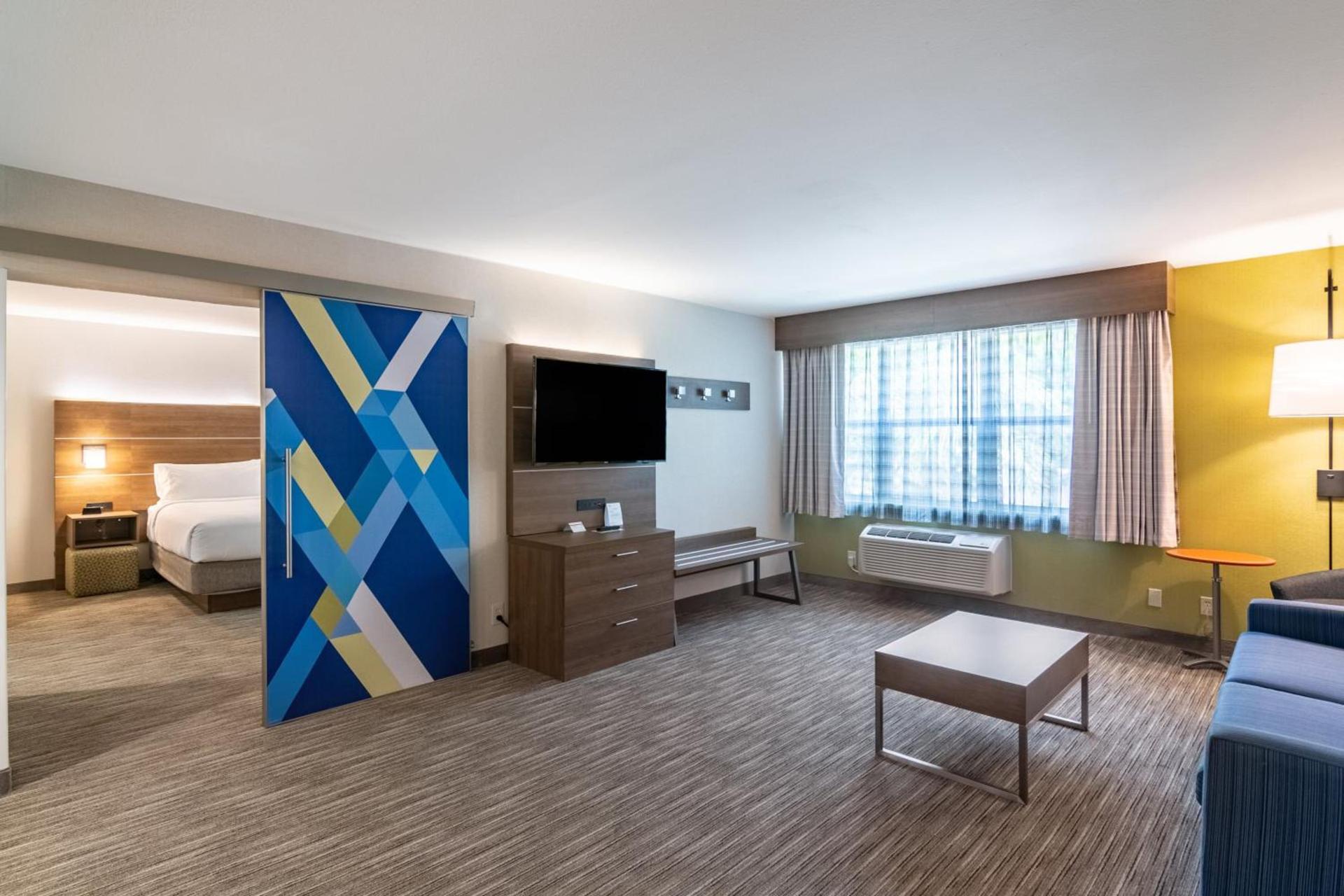 Holiday Inn Express & Suites Camarillo by IHG photo 20
