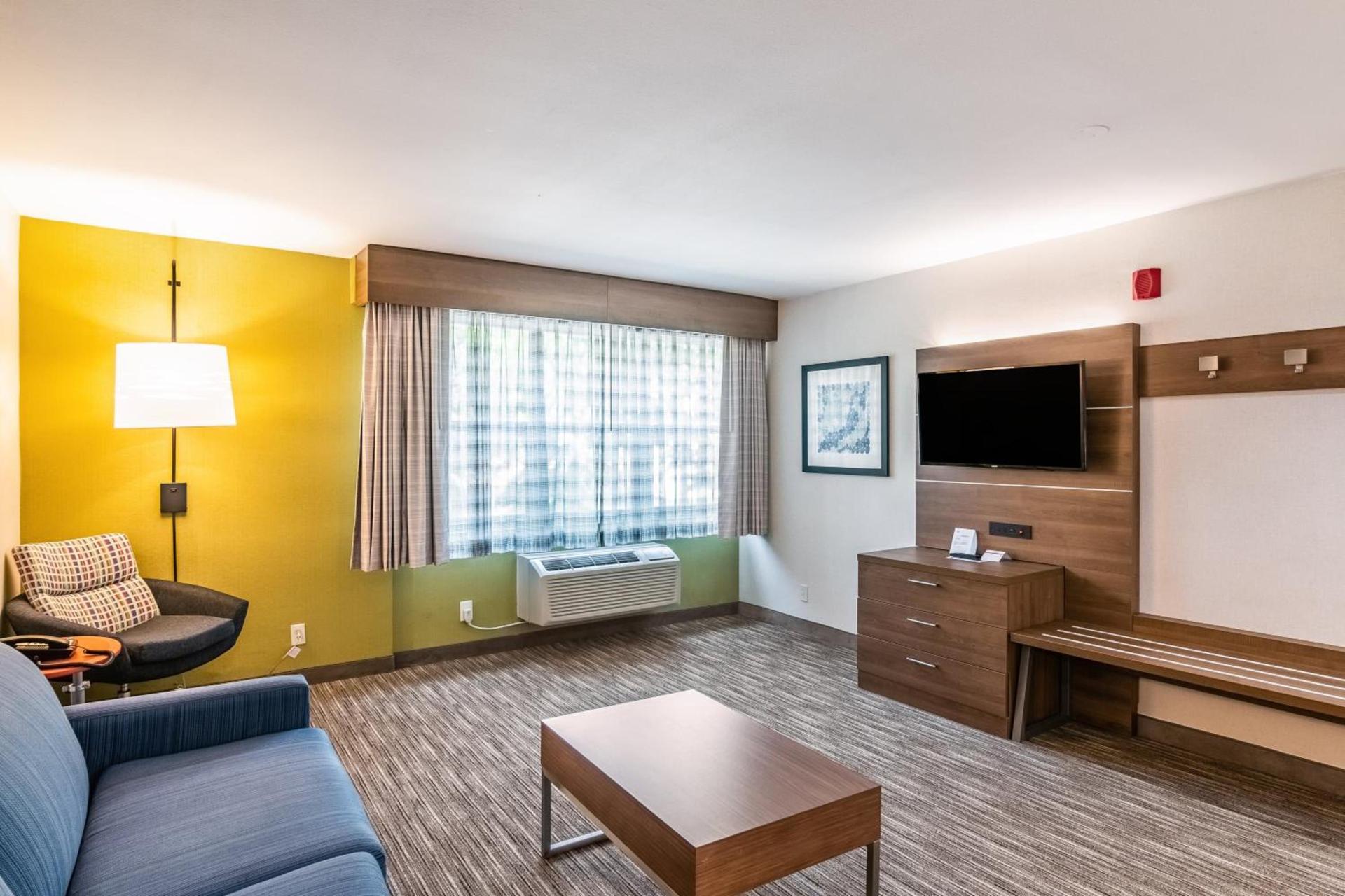 Holiday Inn Express & Suites Camarillo by IHG photo 23