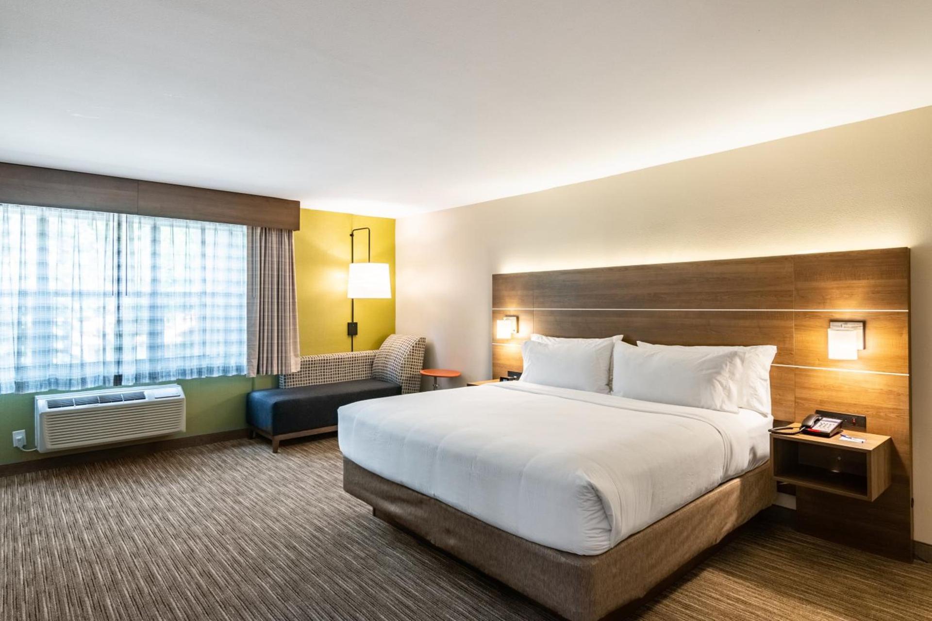 Holiday Inn Express & Suites Camarillo by IHG photo 16