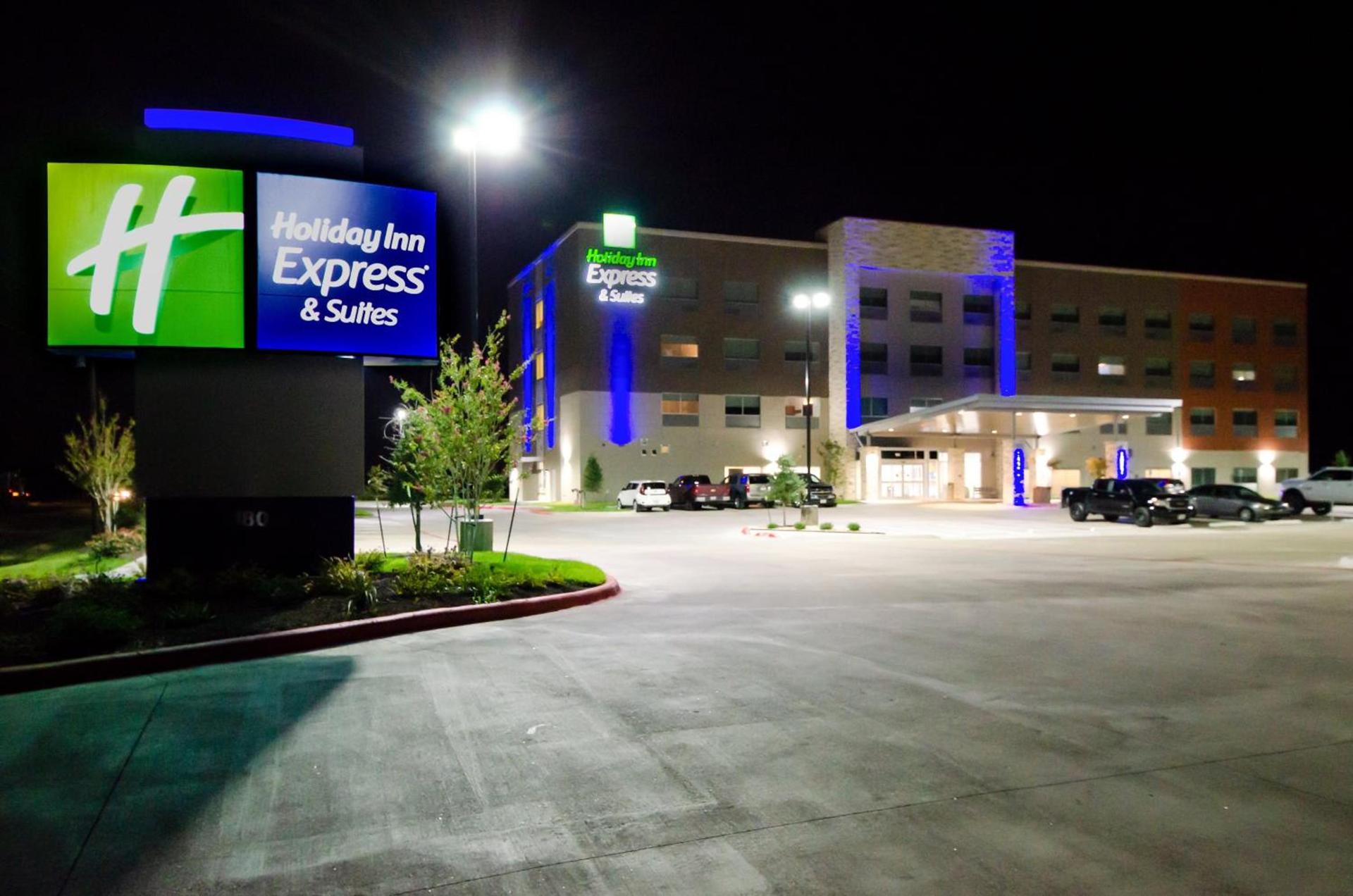 Holiday Inn Express & Suites Taylor by IHG — hotel in Taylor