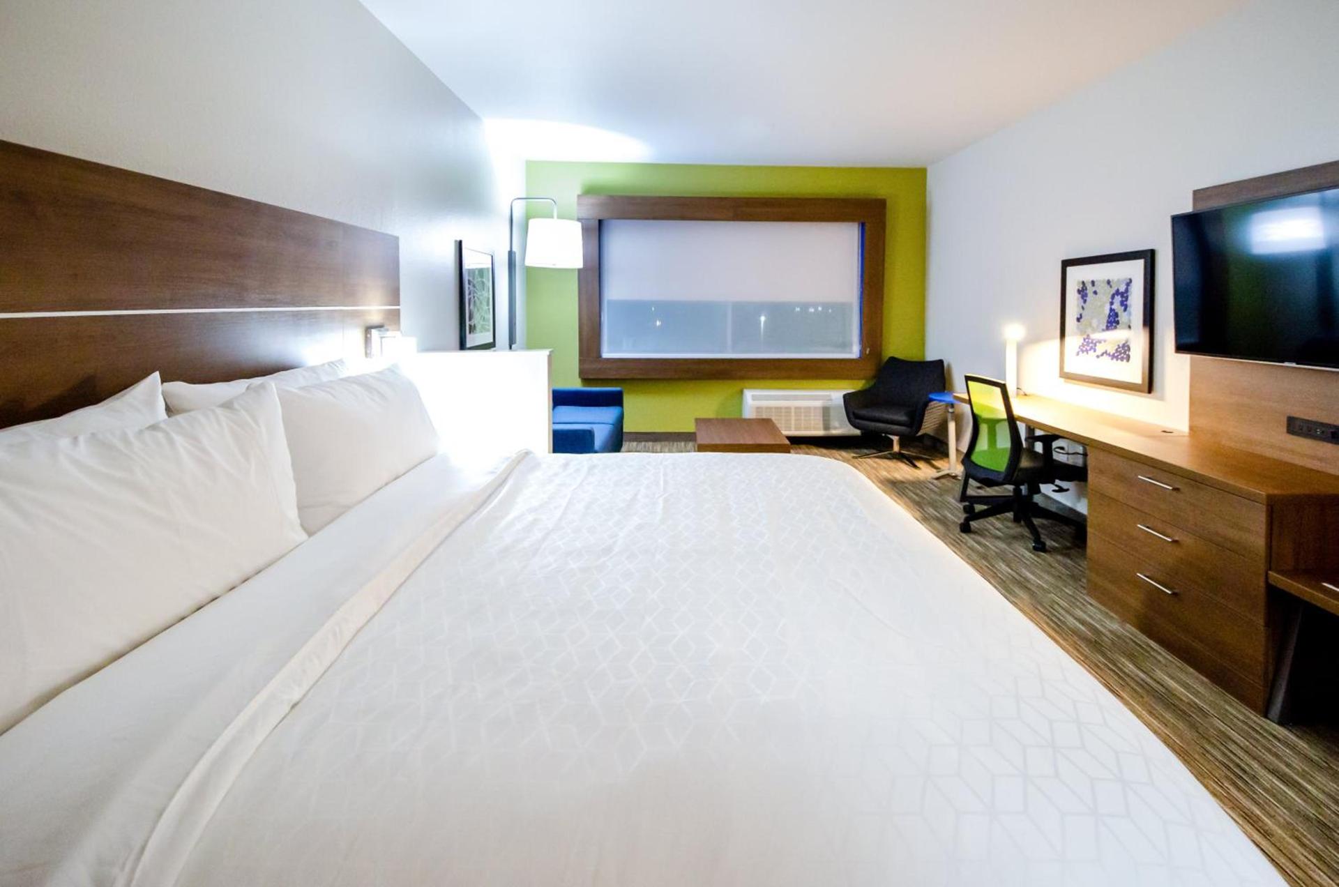 Holiday Inn Express & Suites Taylor by IHG photo 66
