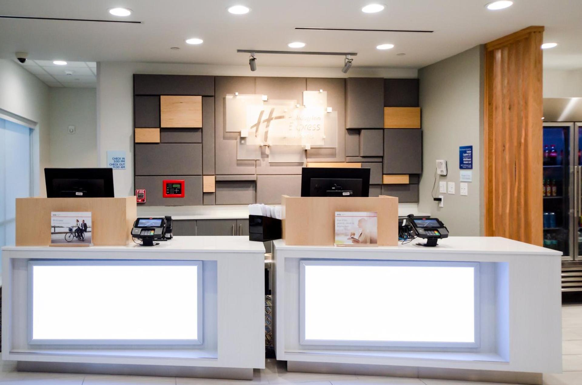Holiday Inn Express & Suites Taylor by IHG photo 58