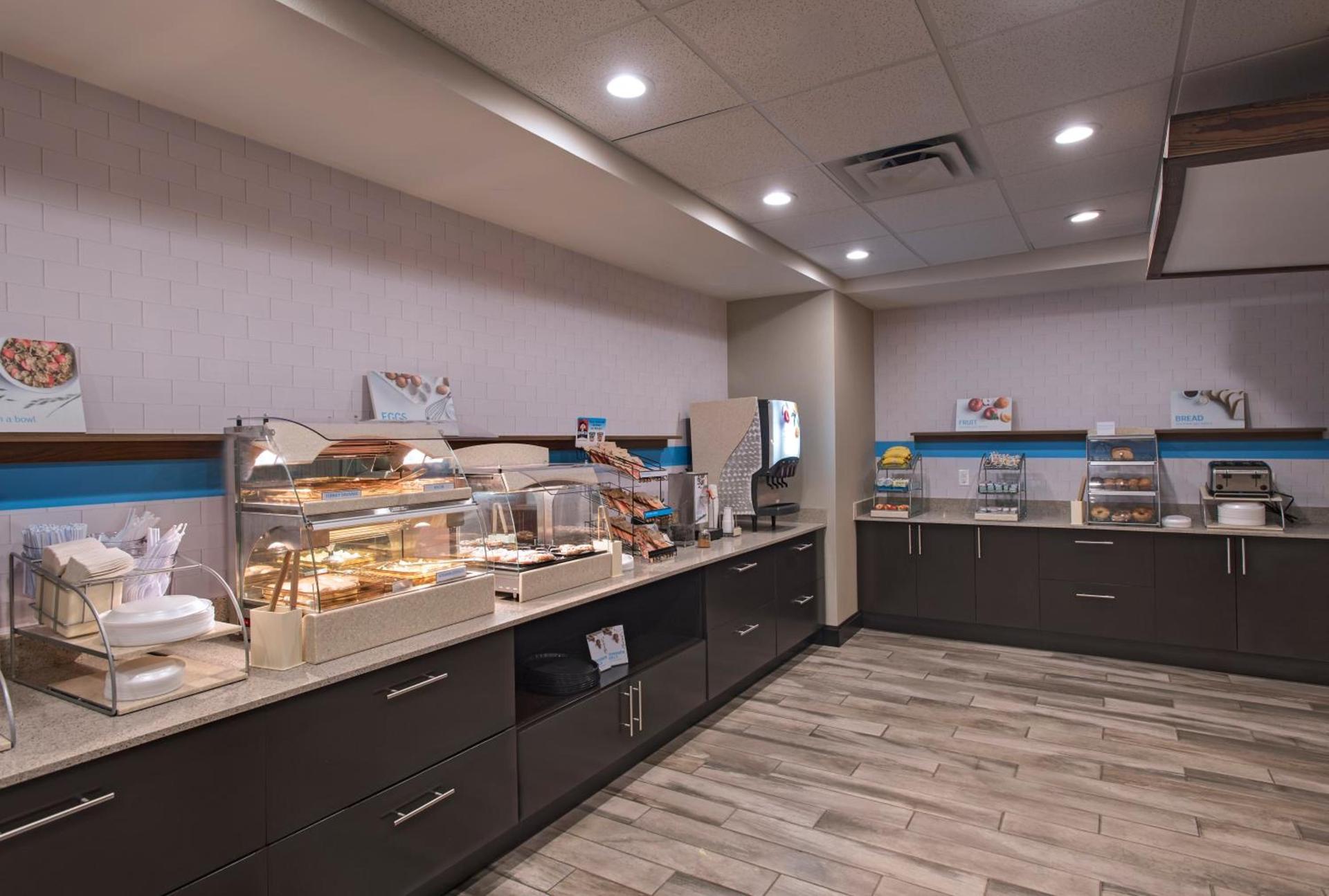 Holiday Inn Express & Suites Austin NW - Four Points by IHG photo 7