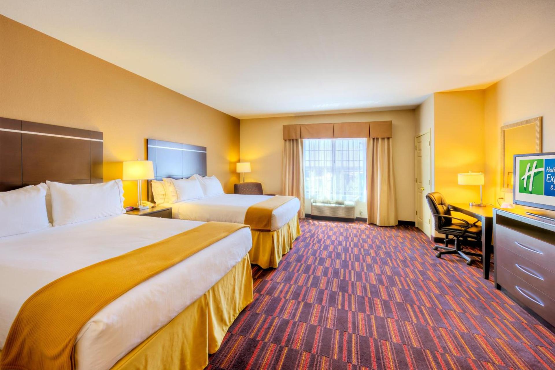 Holiday Inn Express and Suites Granbury by IHG photo 25