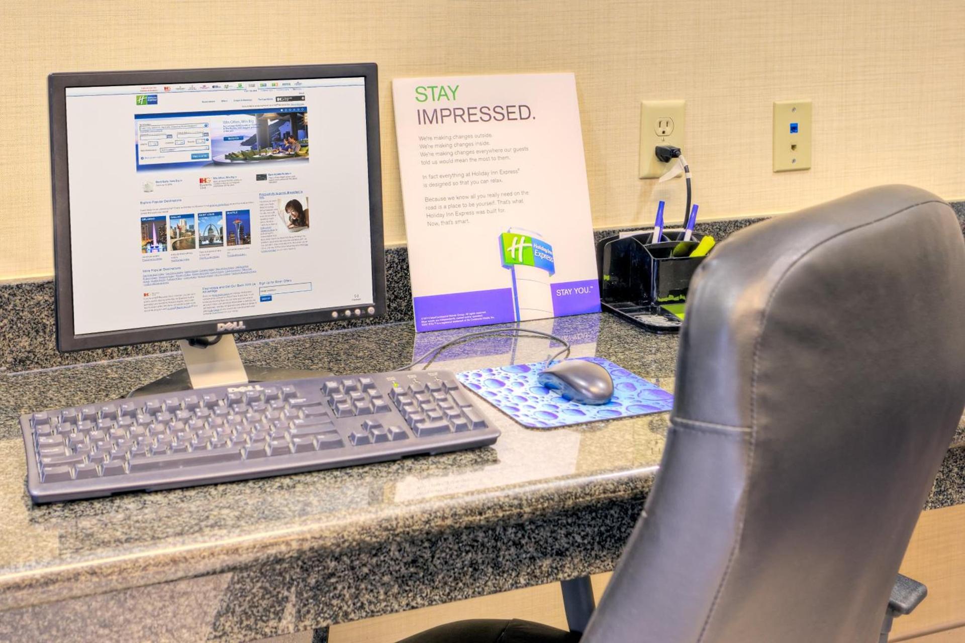 Holiday Inn Express and Suites Granbury by IHG photo 7