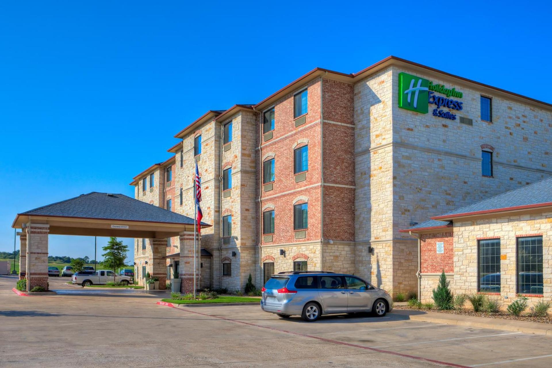 Holiday Inn Express and Suites Granbury by IHG photo 3