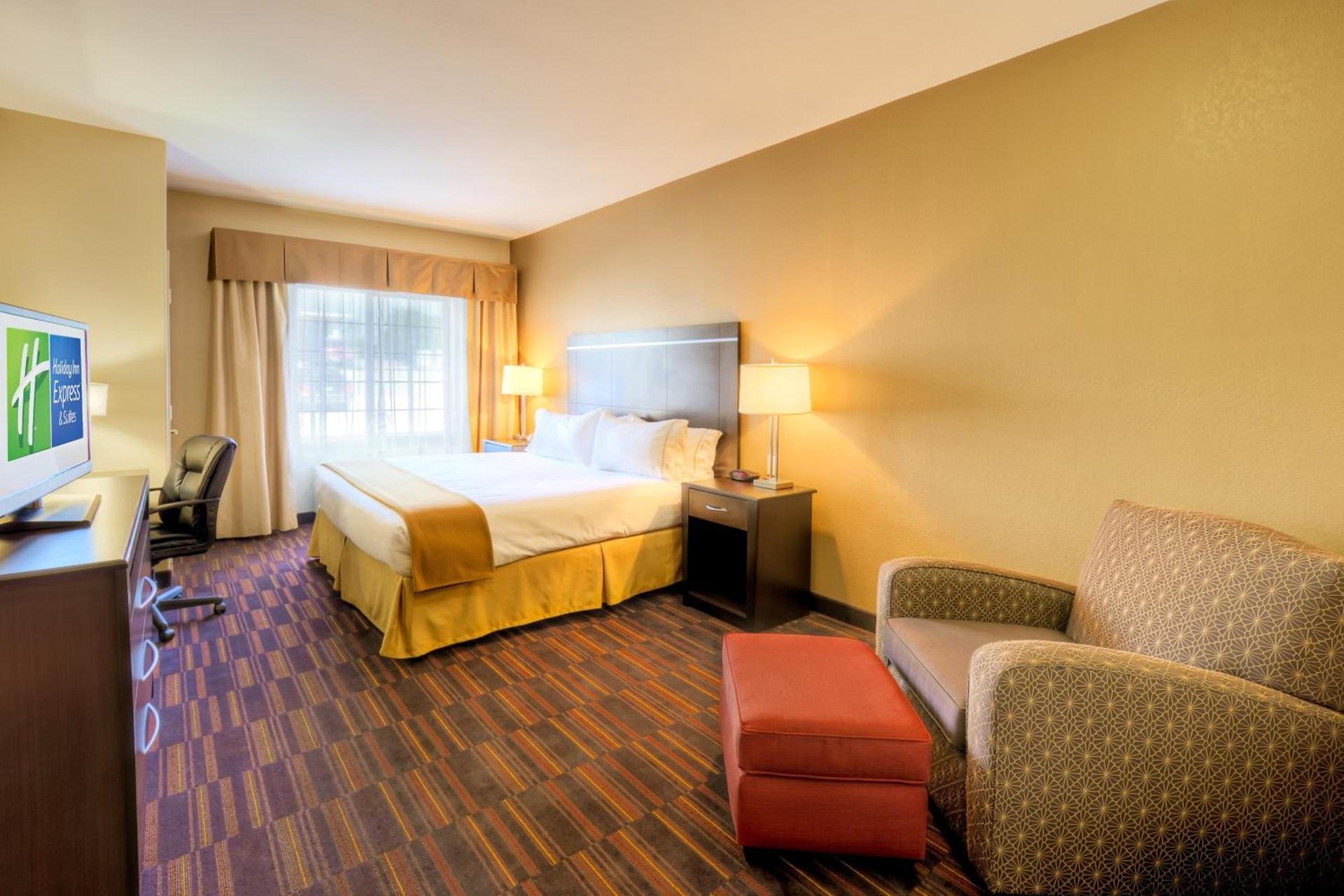 Holiday Inn Express and Suites Granbury by IHG photo 33