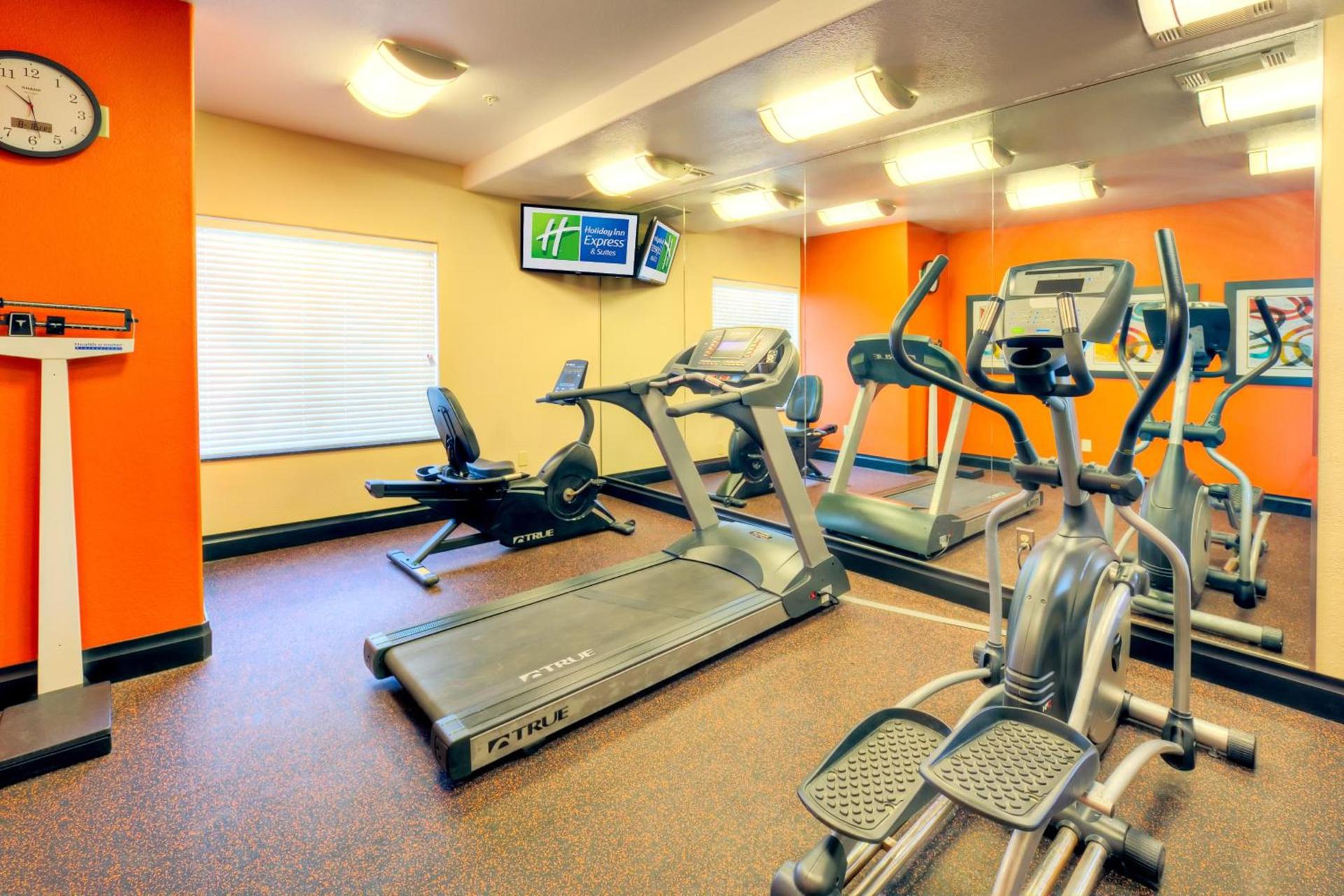 Holiday Inn Express and Suites Granbury by IHG photo 15