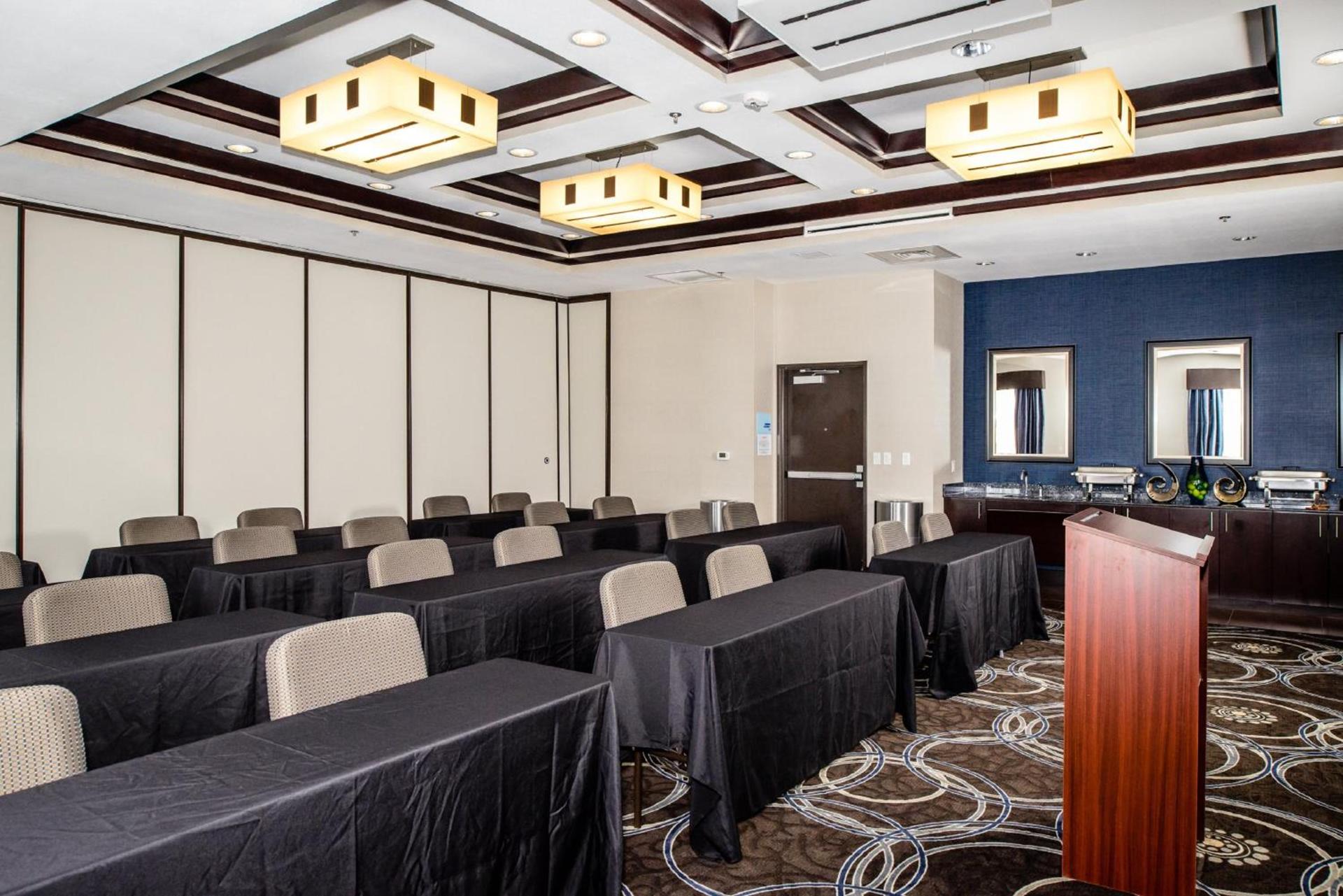 Holiday Inn Express Hotel & Suites Austin NW - Arboretum Area by IHG photo 5