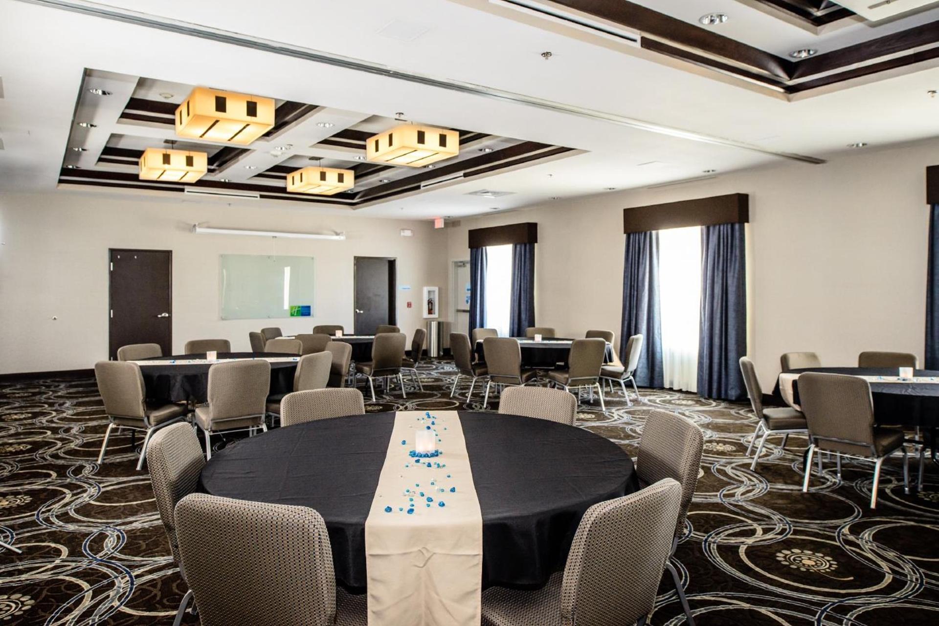 Holiday Inn Express Hotel & Suites Austin NW - Arboretum Area by IHG photo 7