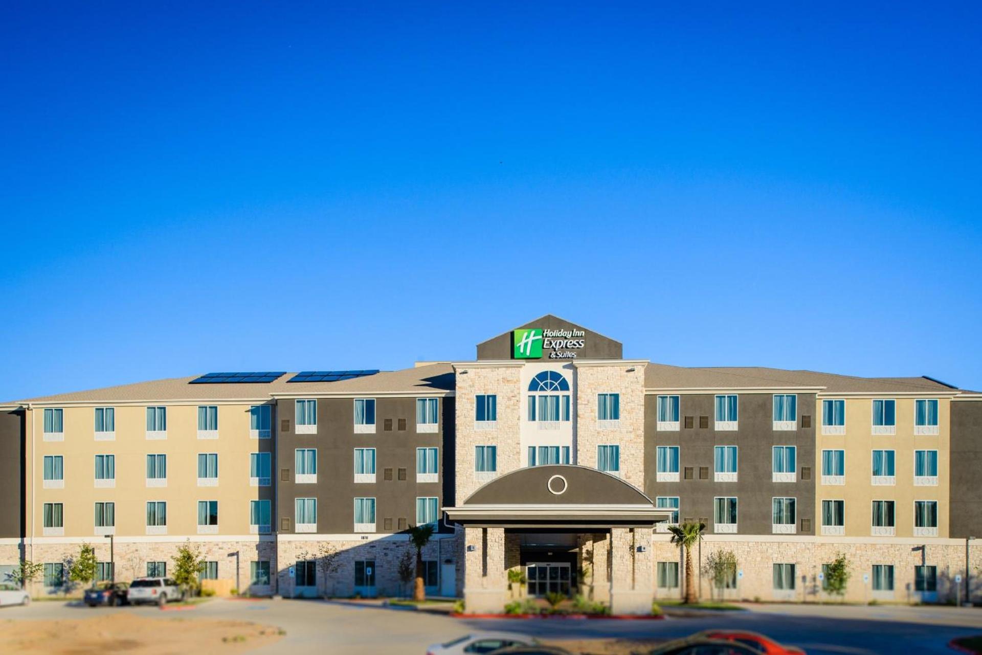 Holiday Inn Express Hotel & Suites Austin NW - Arboretum Area by IHG photo 1