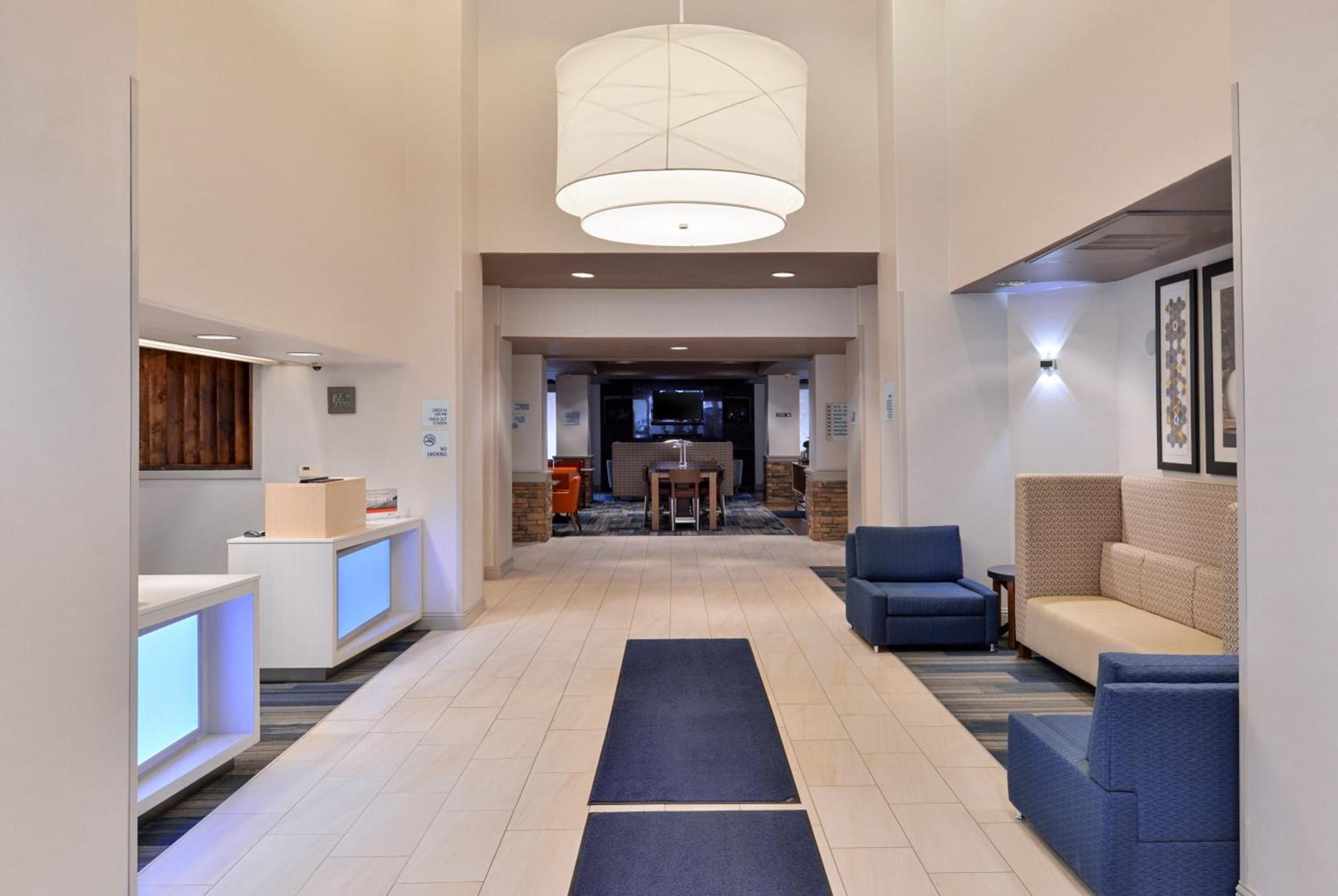 Holiday Inn Express Woodland by IHG photo 23