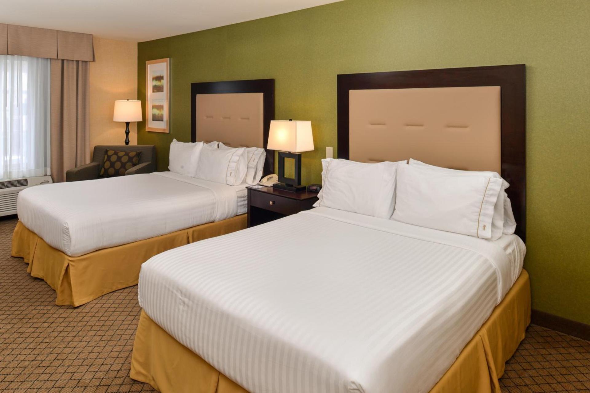Holiday Inn Express Woodland by IHG photo 36
