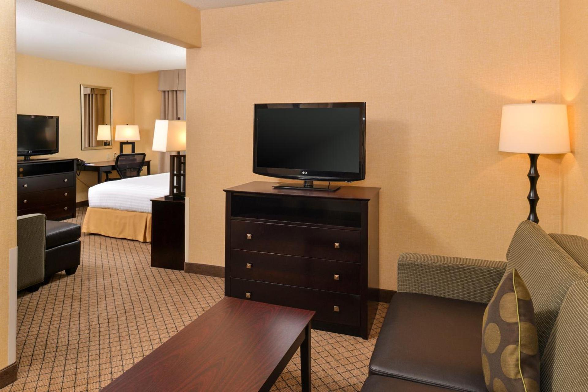 Holiday Inn Express Woodland by IHG photo 63