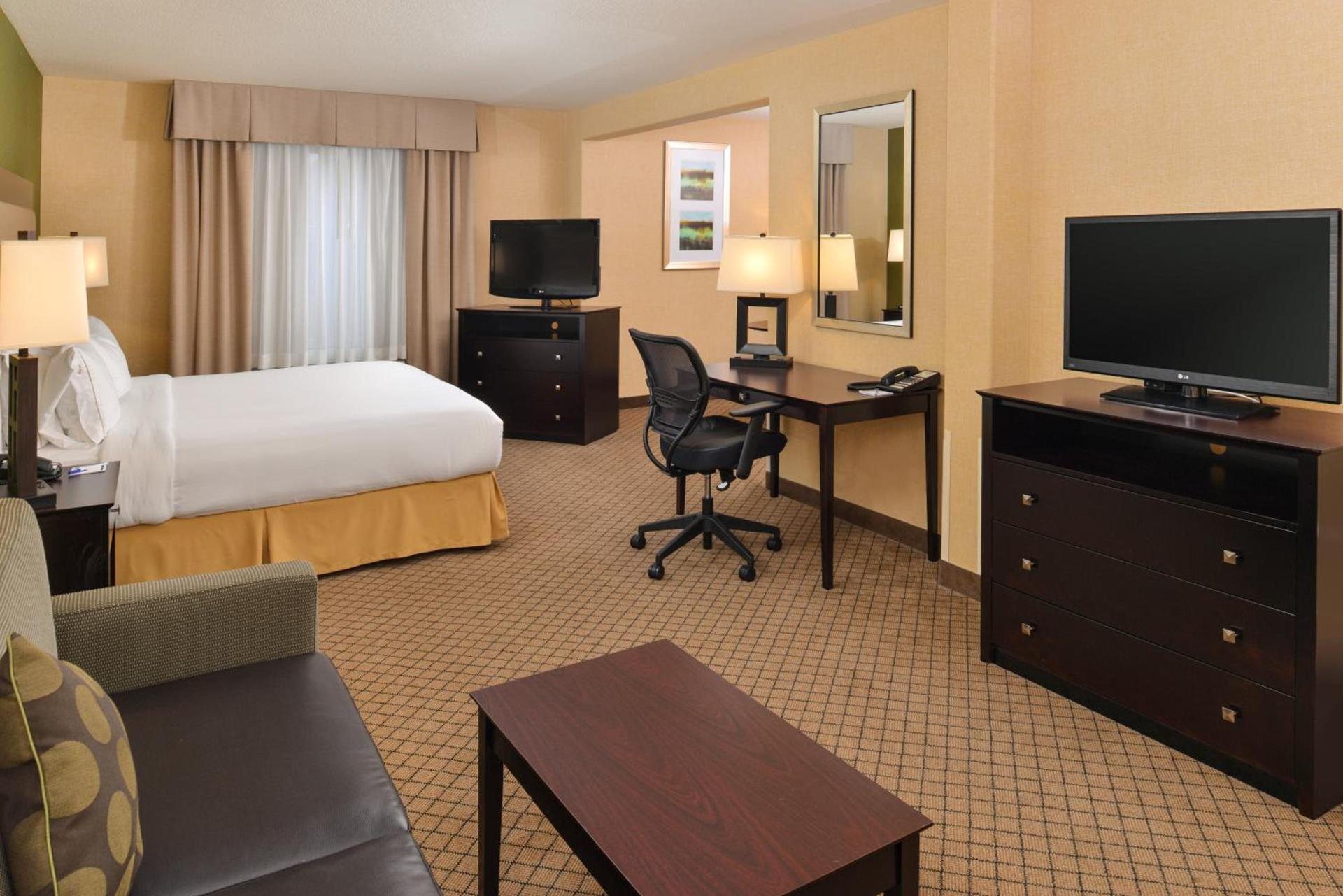 Holiday Inn Express Woodland by IHG photo 61