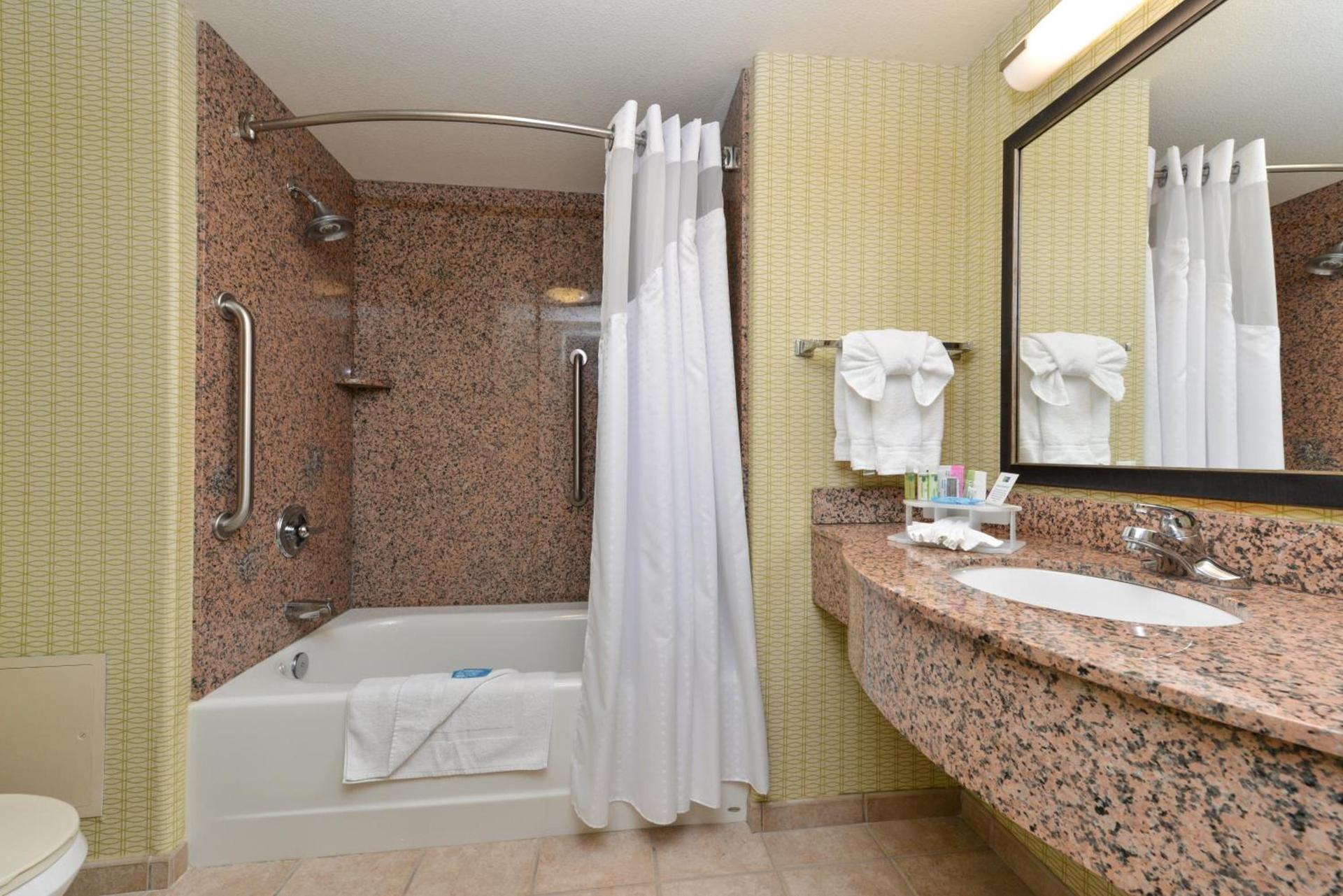 Holiday Inn Express Woodland by IHG photo 45