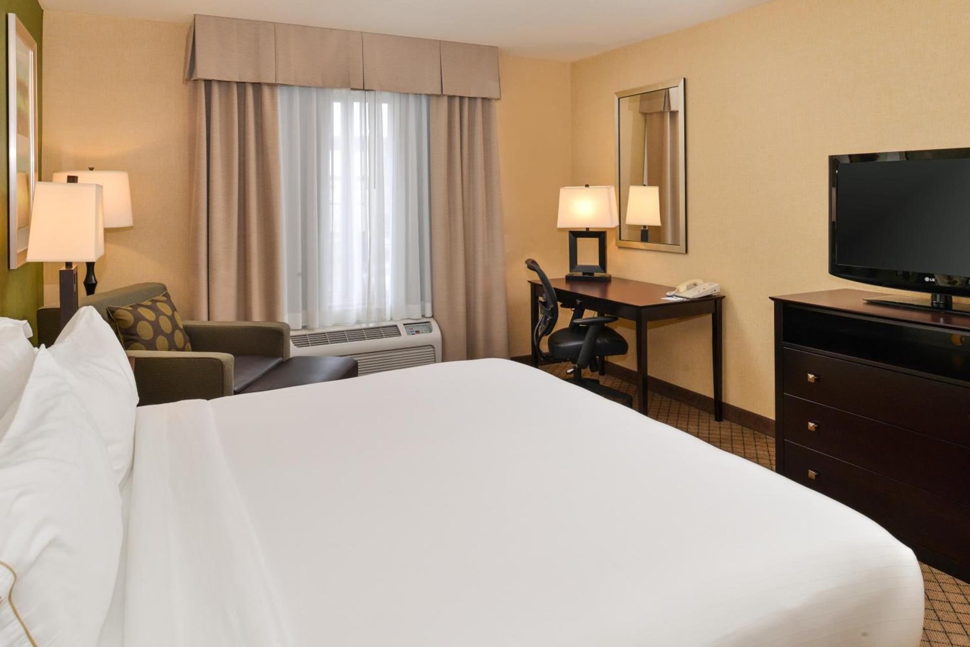 Holiday Inn Express Woodland by IHG photo 65