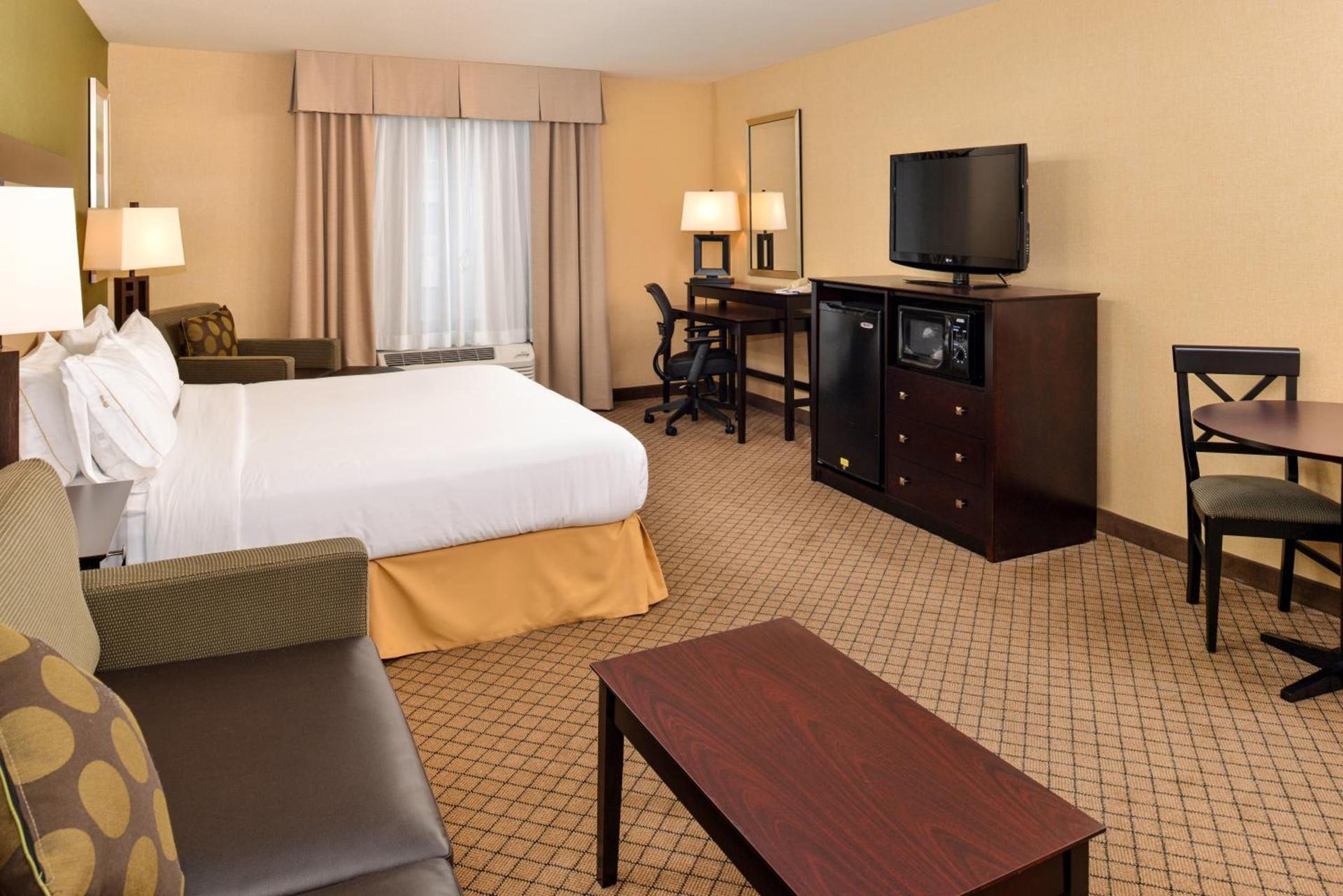 Holiday Inn Express Woodland by IHG photo 64