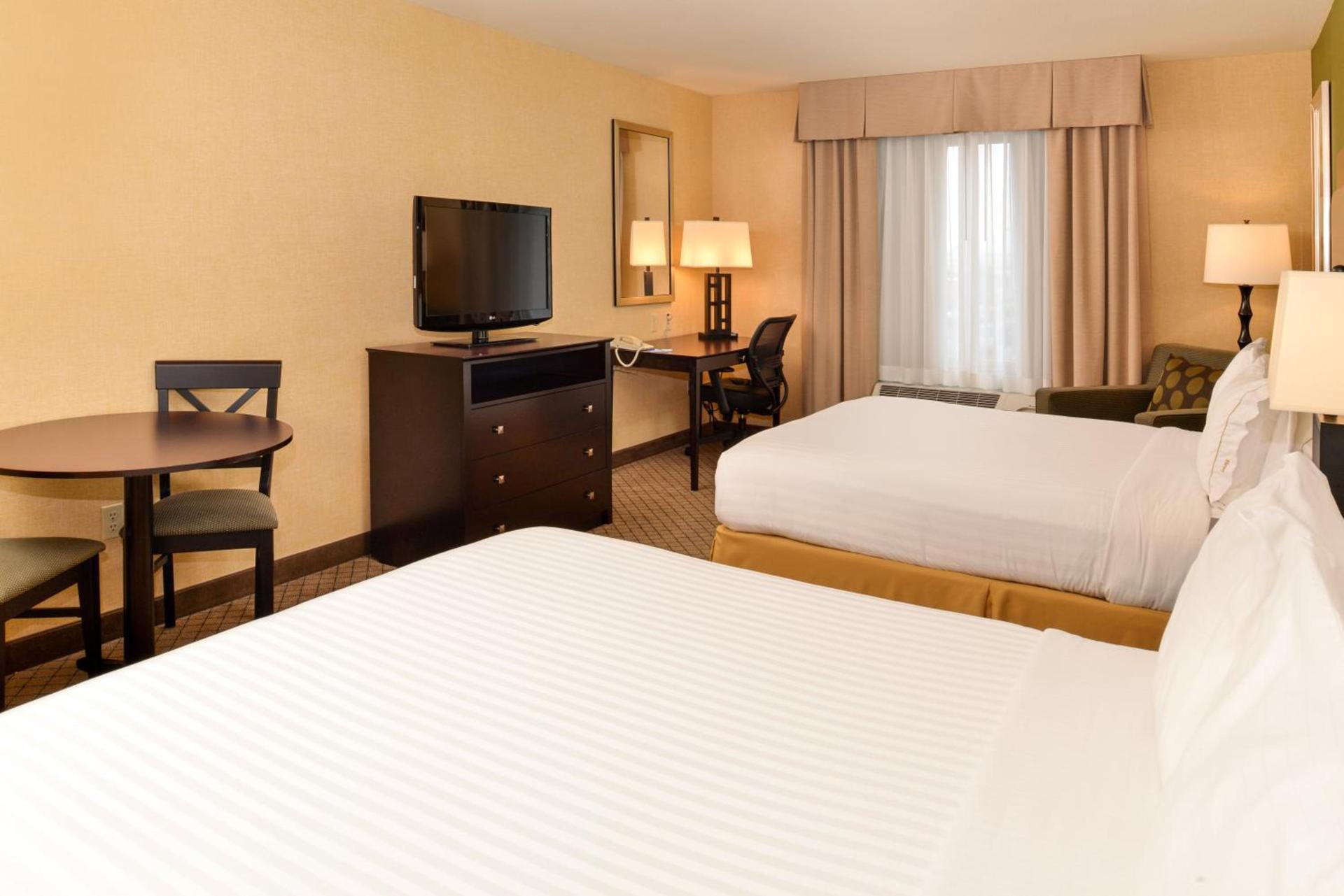 Holiday Inn Express Woodland by IHG photo 49