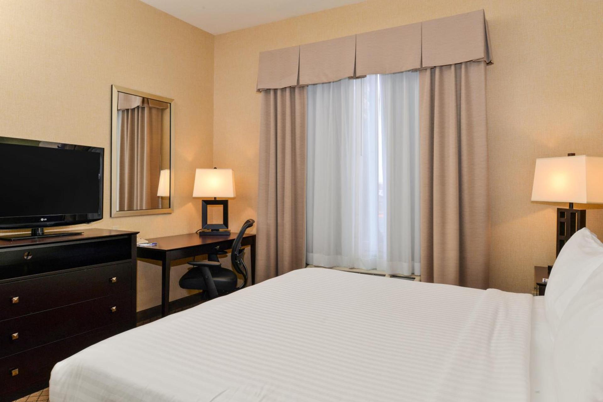 Holiday Inn Express Woodland by IHG photo 68