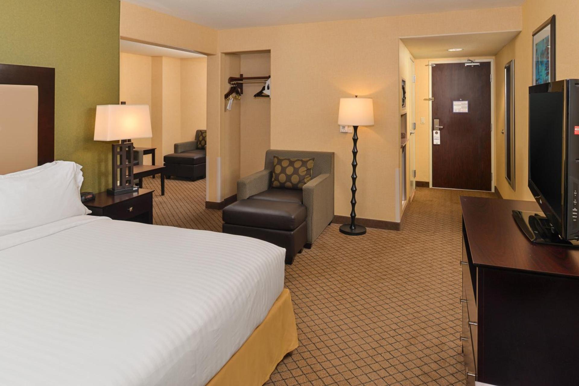 Holiday Inn Express Woodland by IHG photo 46
