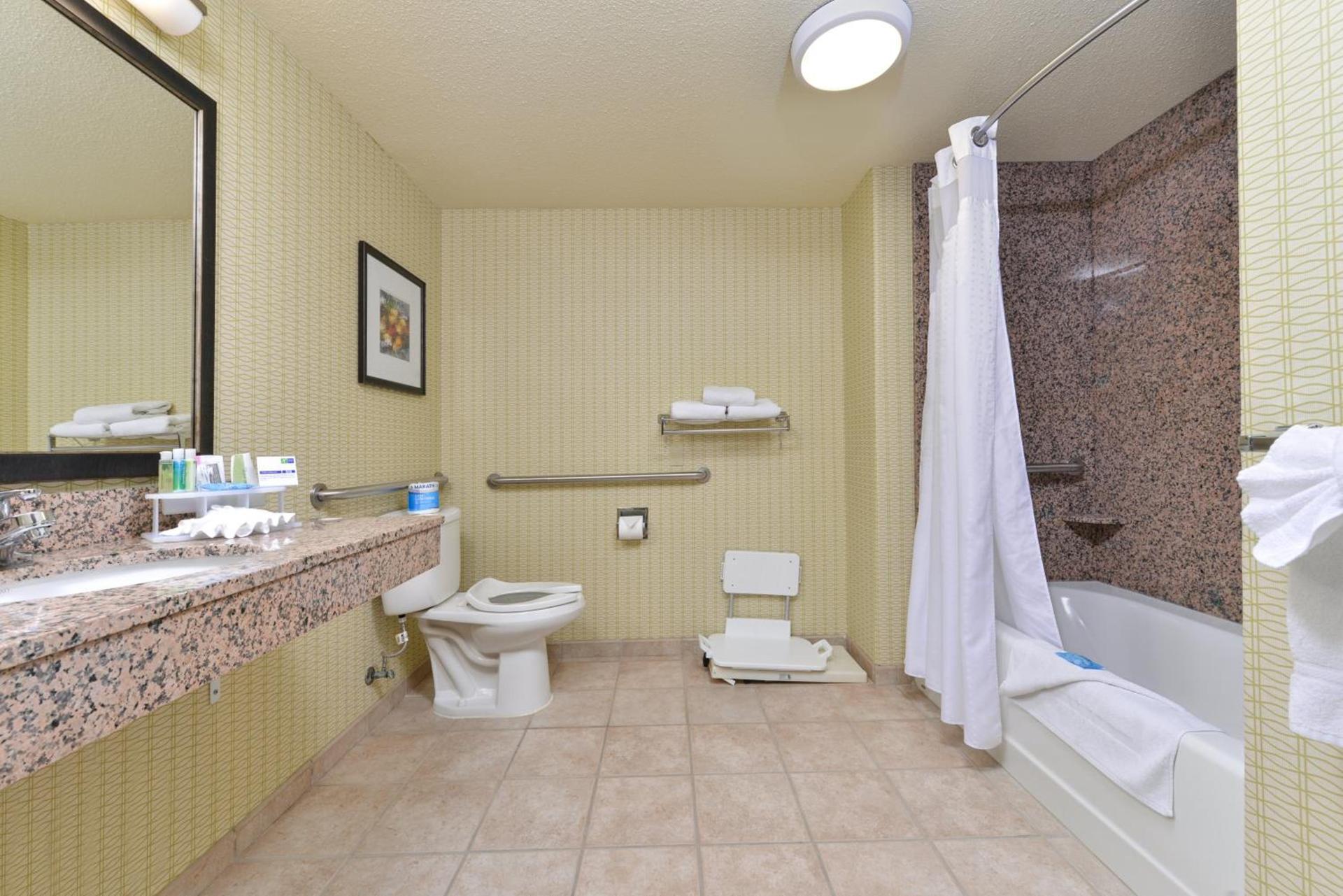 Holiday Inn Express Woodland by IHG photo 42