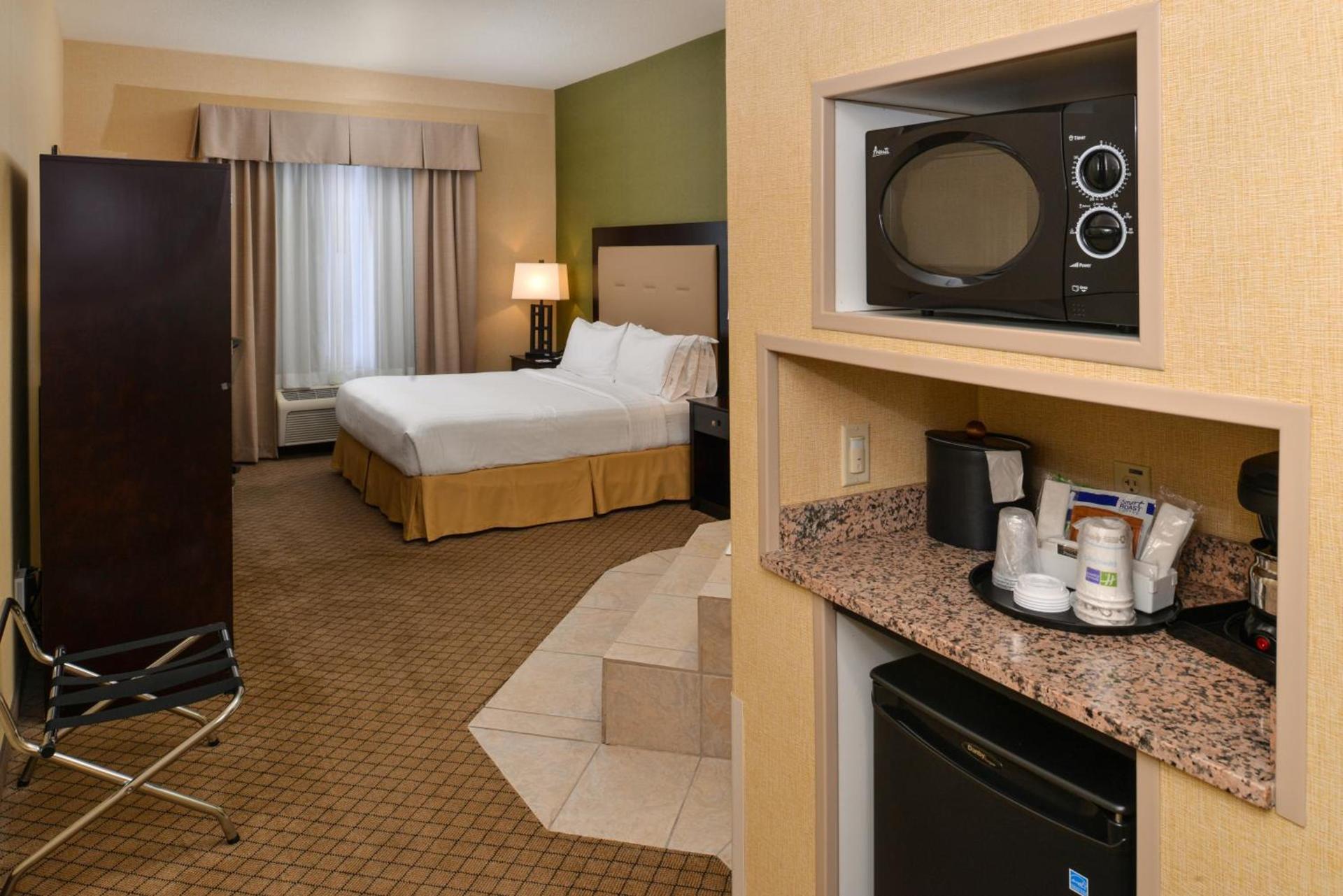Holiday Inn Express Woodland by IHG photo 54