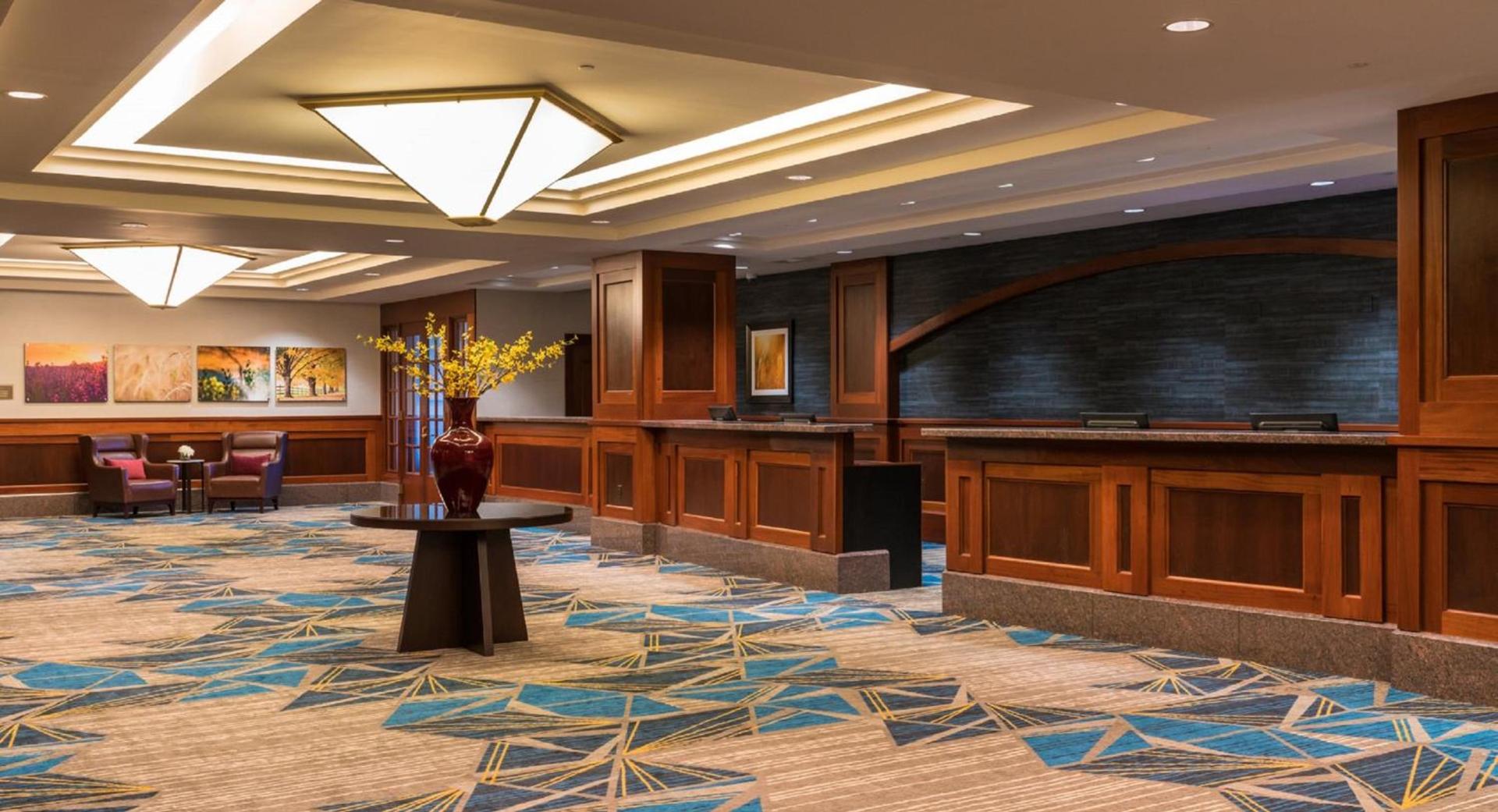 Crowne Plaza Springfield Convention Center by IHG photo 14