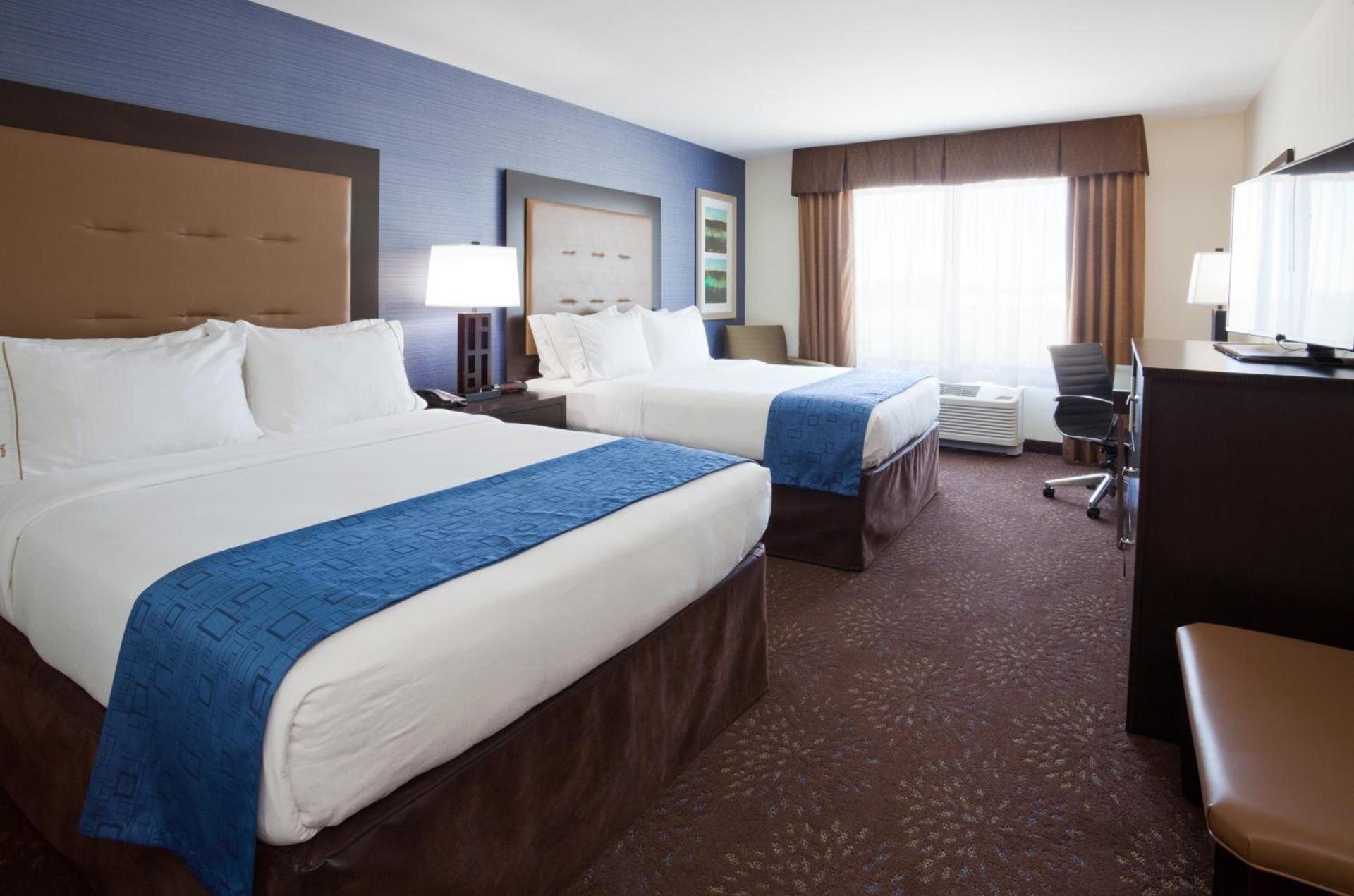 Holiday Inn Express & Suites Fort Dodge by IHG photo 35