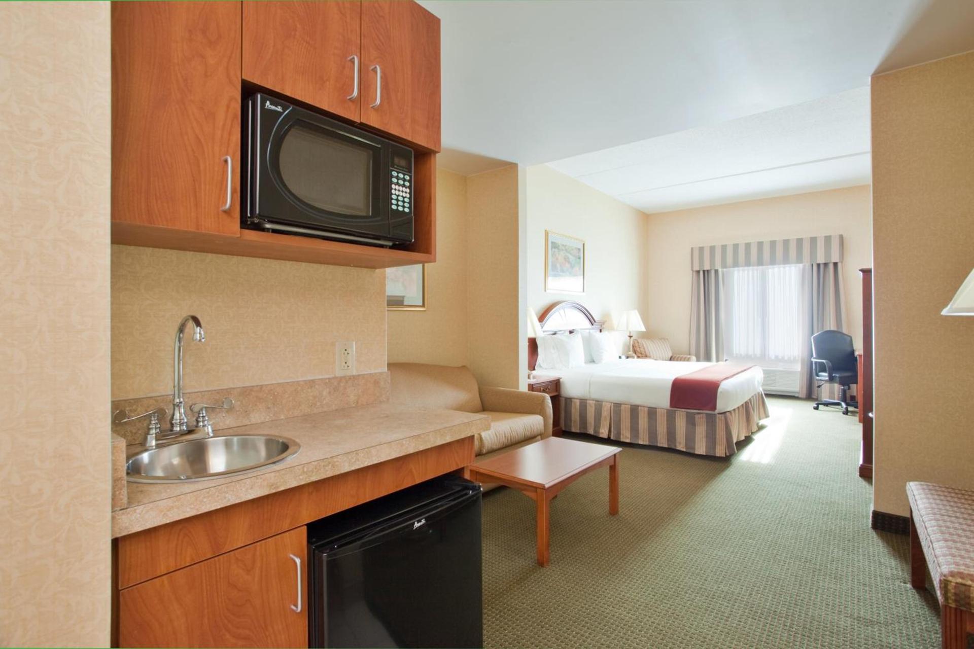 Holiday Inn Express Hotel & Suites Drums-Hazelton by IHG photo 35
