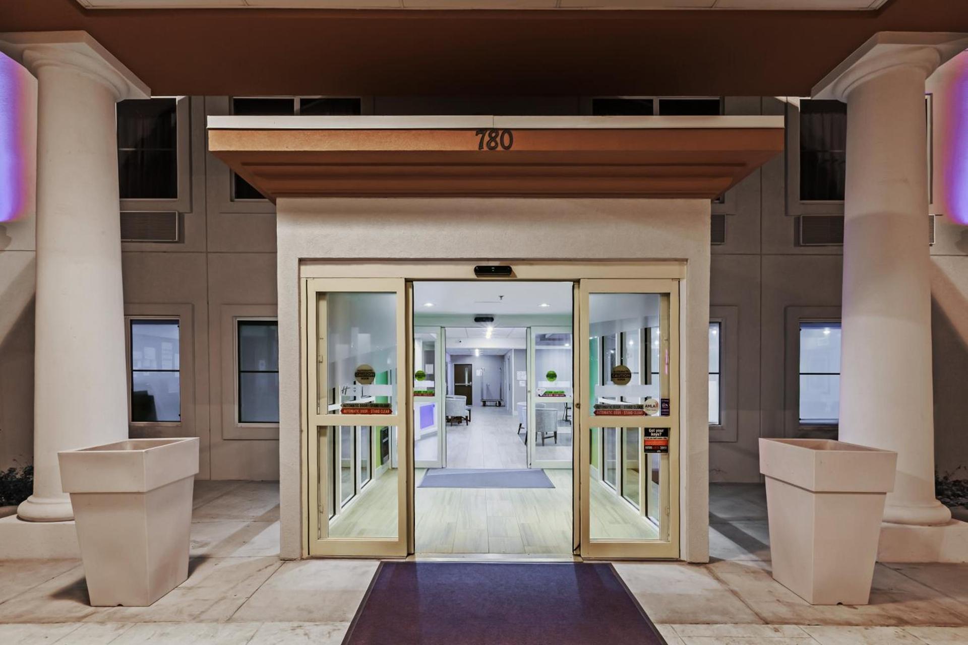 Holiday Inn Express Hotel & Suites Dallas Lewisville by IHG photo 6