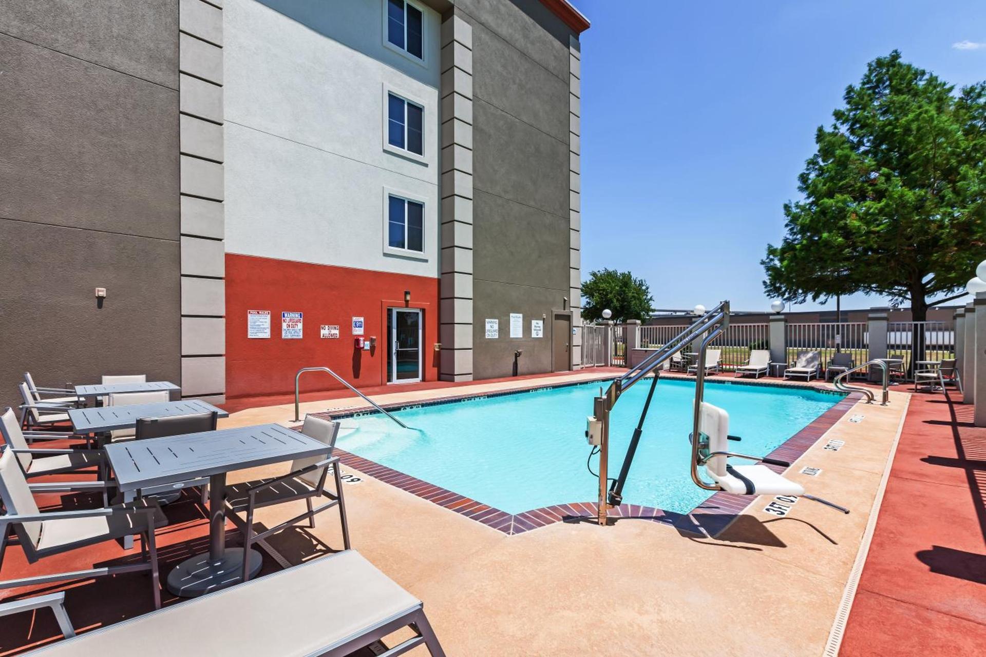 Holiday Inn Express Hotel & Suites Dallas Lewisville by IHG photo 9