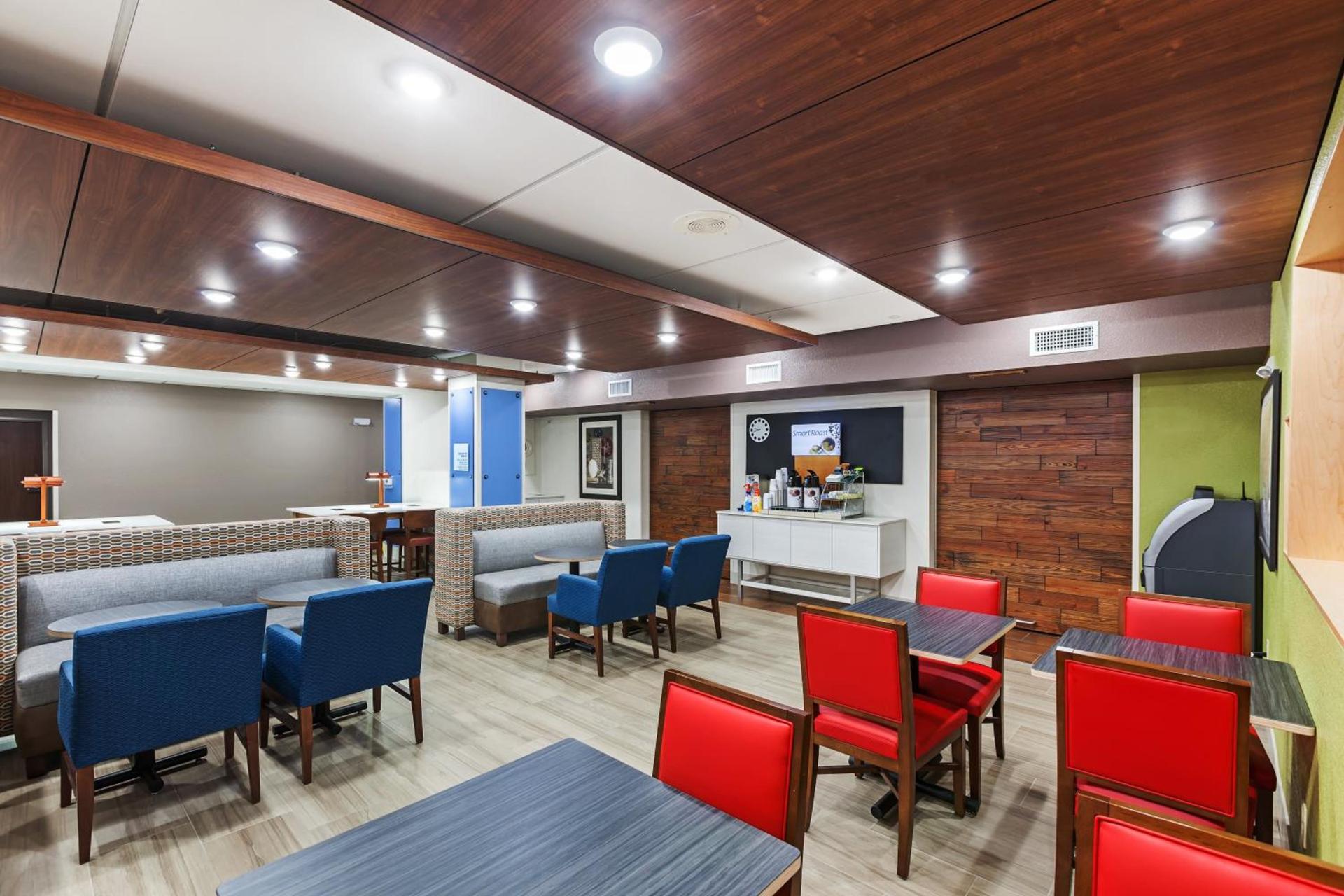 Holiday Inn Express Hotel & Suites Dallas Lewisville by IHG photo 16