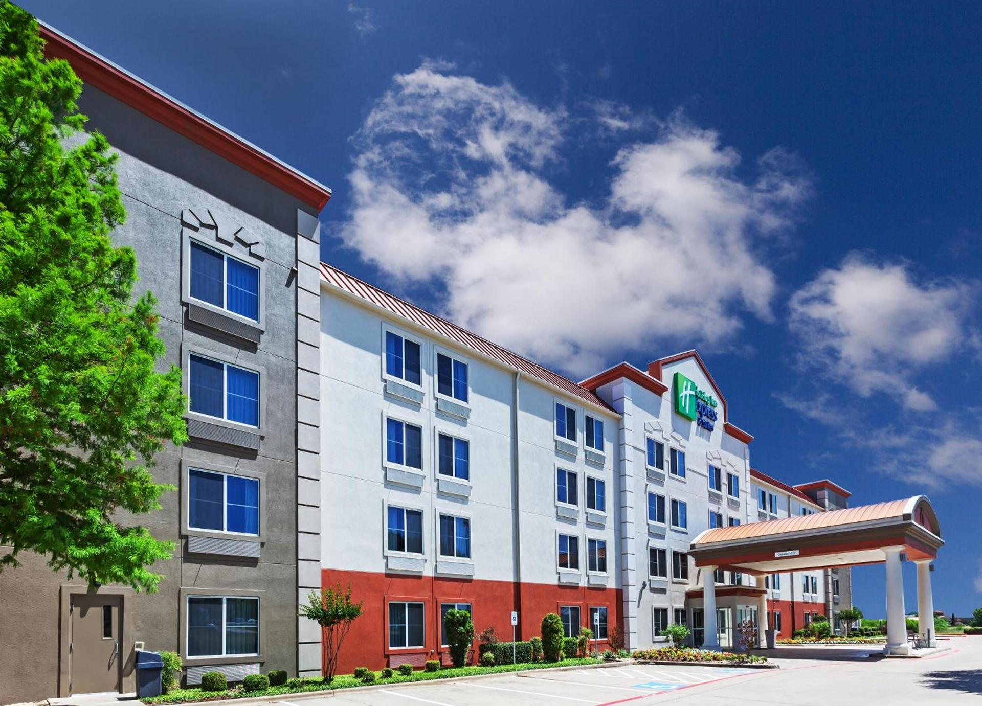 Holiday Inn Express Hotel & Suites Dallas Lewisville by IHG — hotel in Lewisville