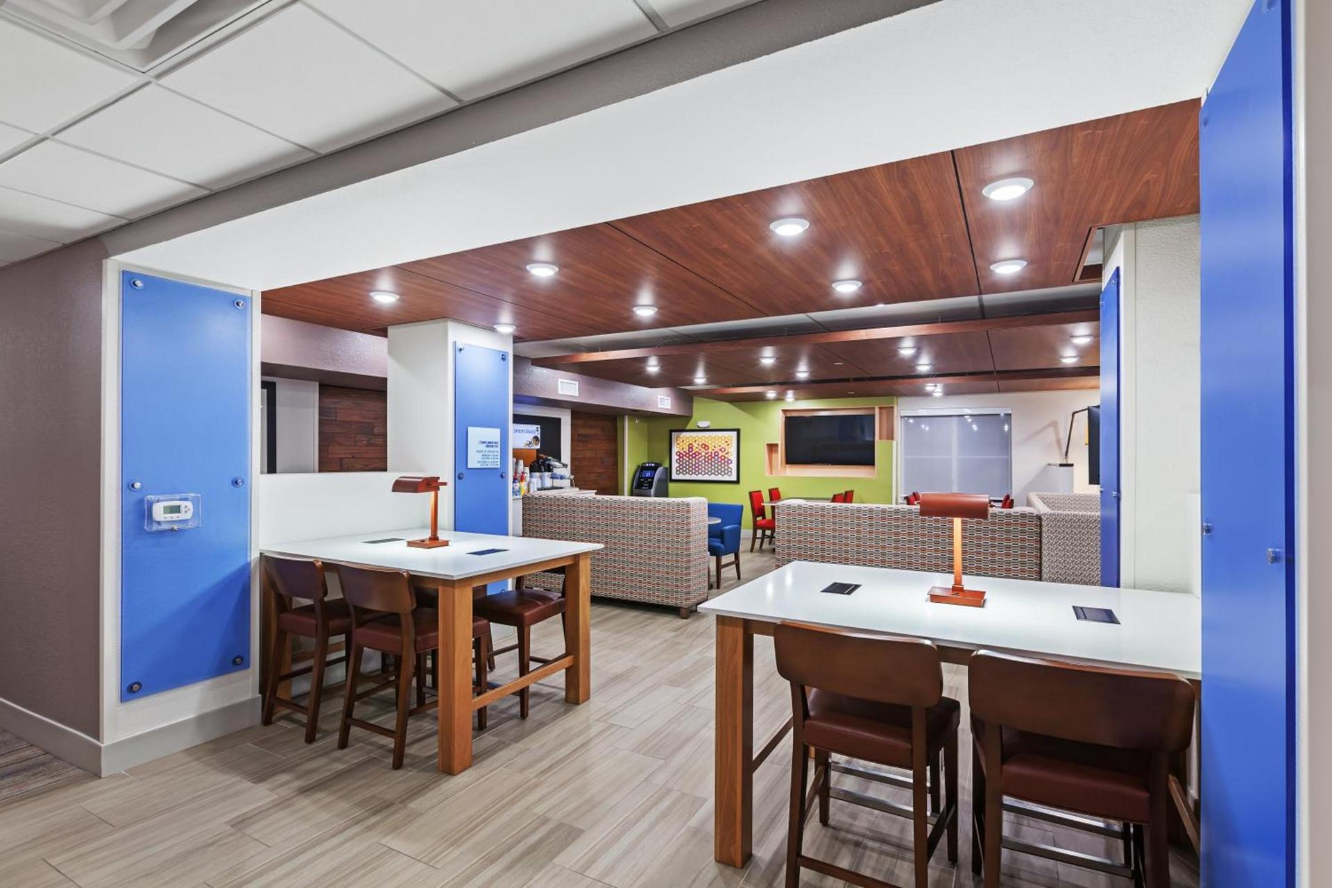 Holiday Inn Express Hotel & Suites Dallas Lewisville by IHG photo 19