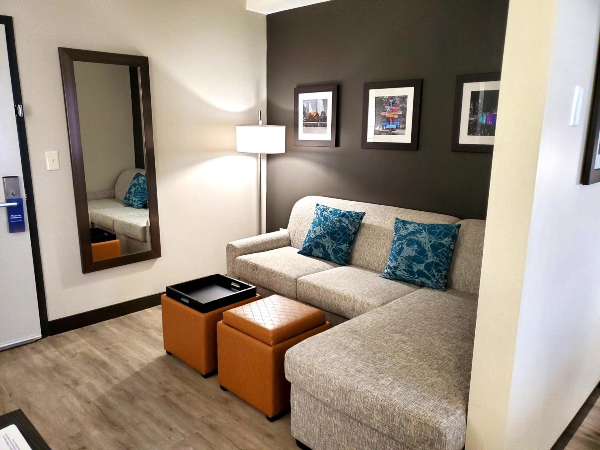 Comfort Suites Northlake photo 44