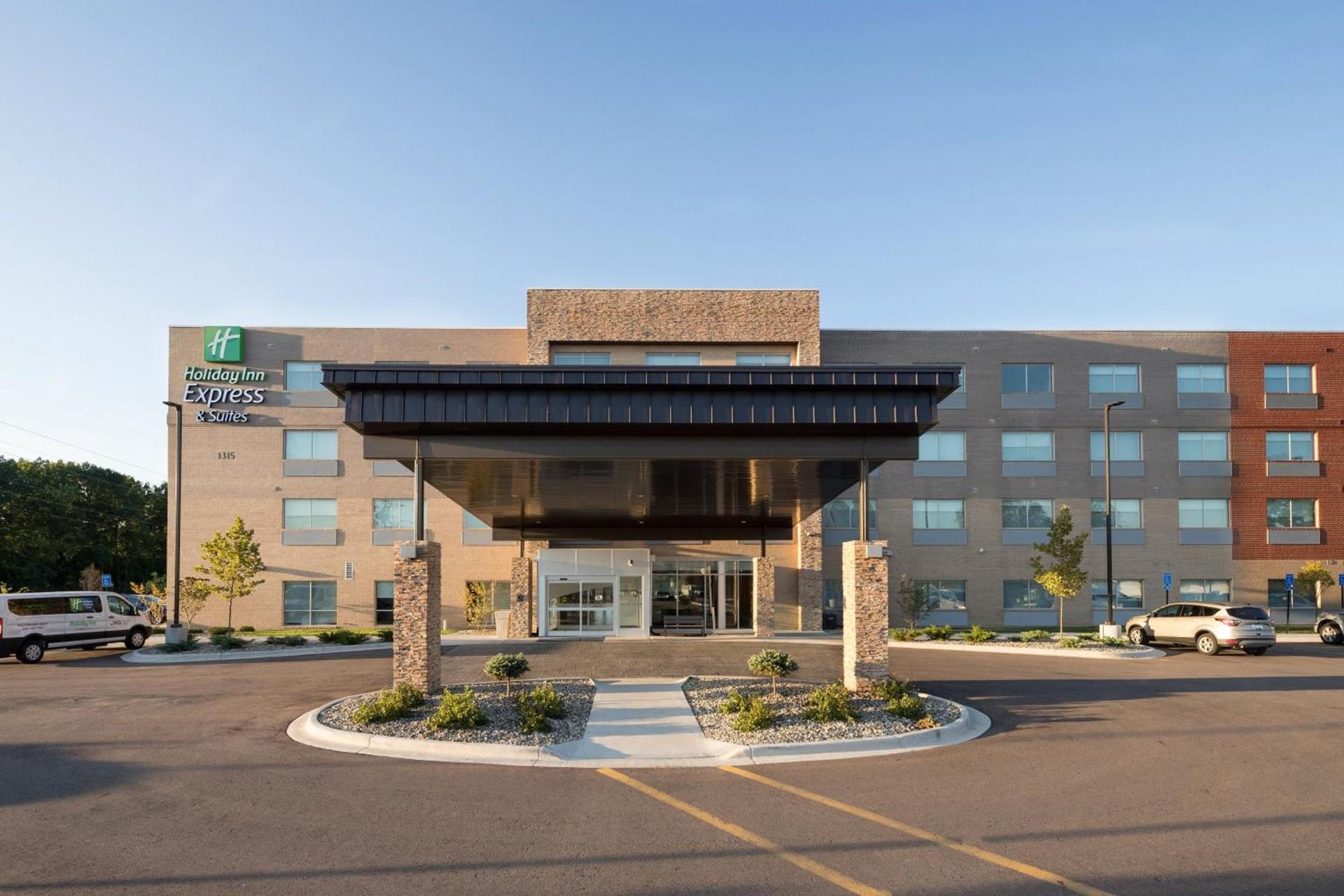 Holiday Inn Express & Suites - Kalamazoo West by IHG photo 43