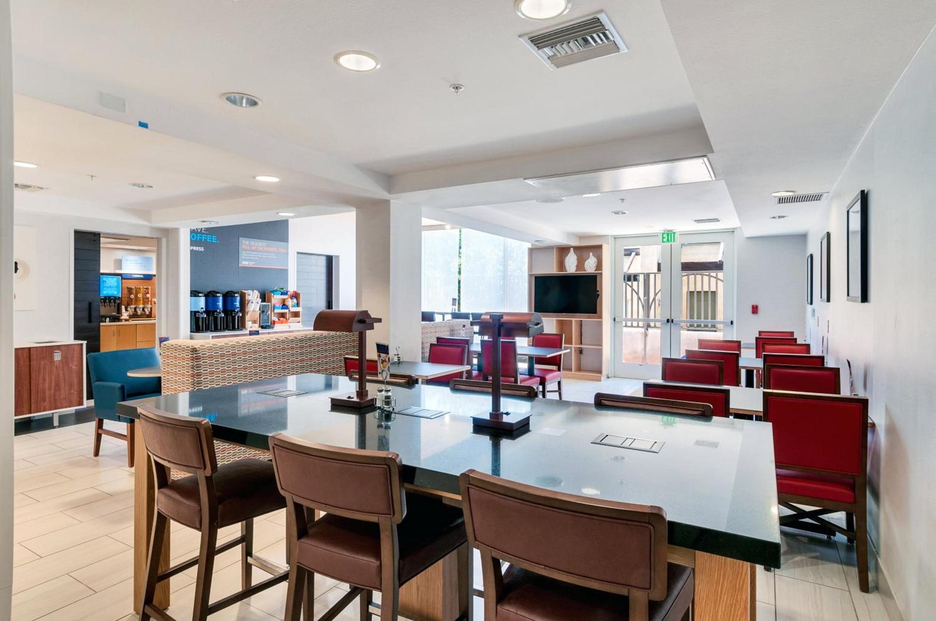 Holiday Inn Express Hotel & Suites Banning by IHG photo 4