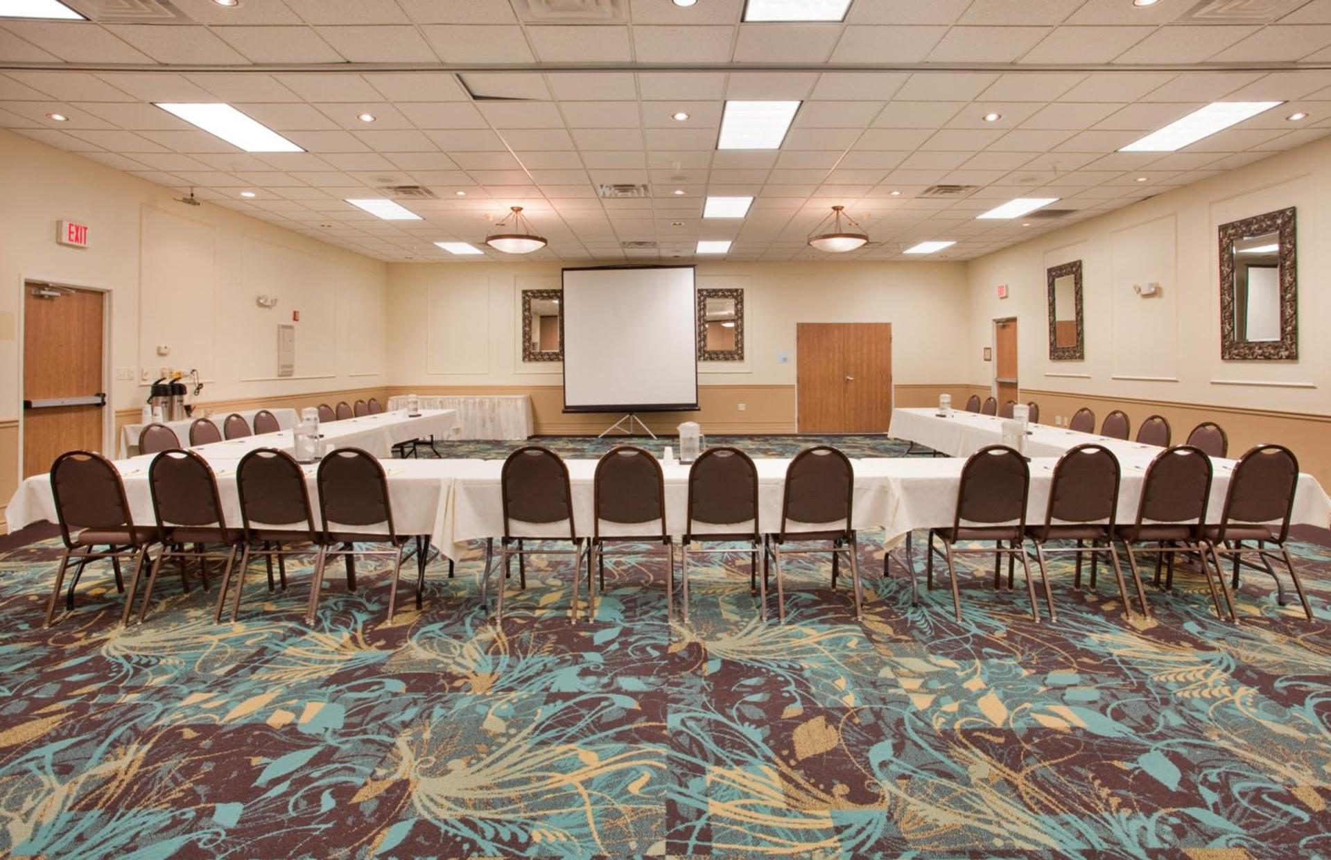 Holiday Inn Express Hotel & Suites Beatrice by IHG photo 33