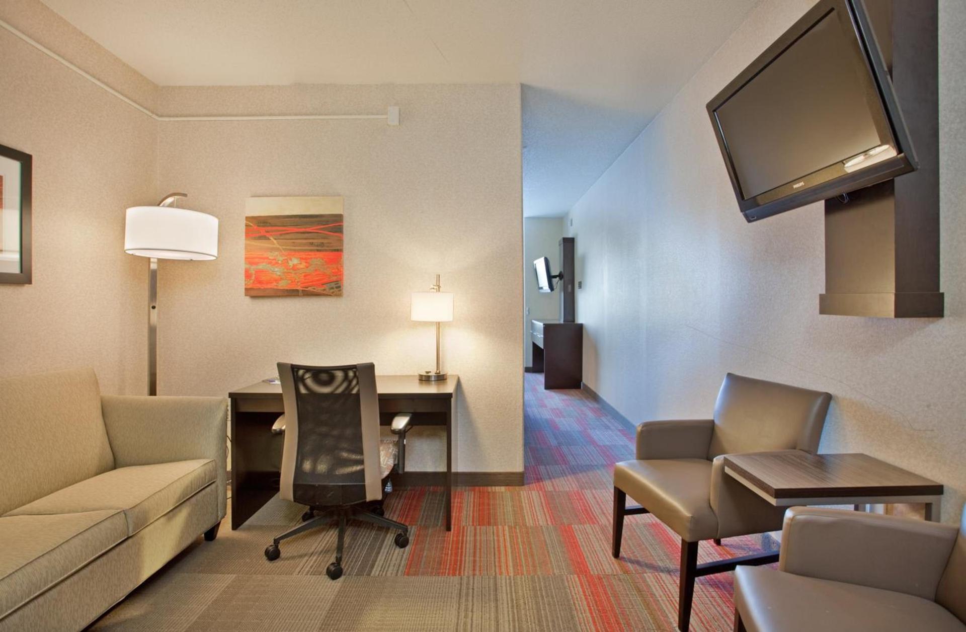 Holiday Inn Express Hotel & Suites Beatrice by IHG photo 11
