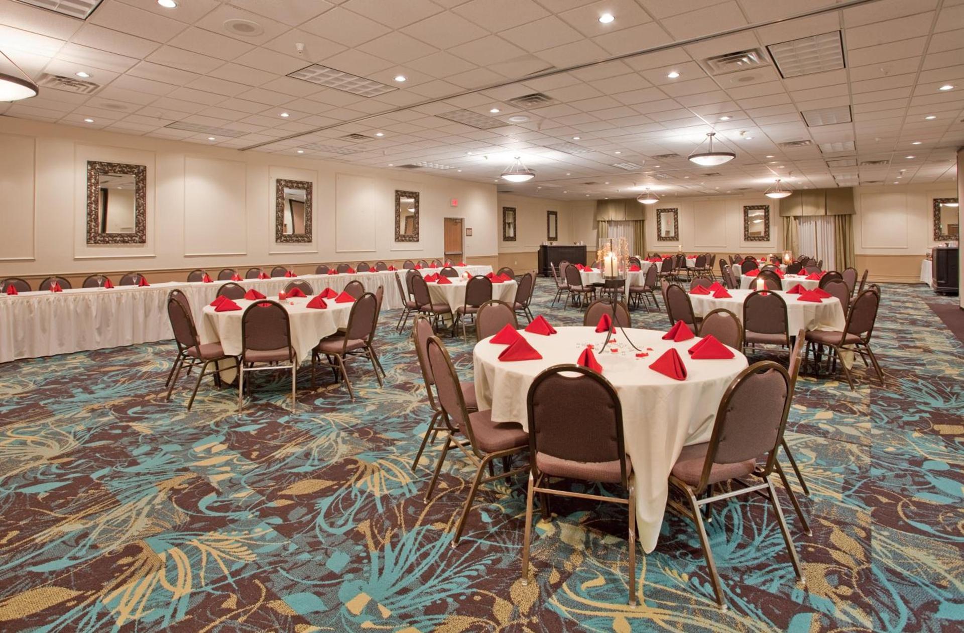 Holiday Inn Express Hotel & Suites Beatrice by IHG photo 30