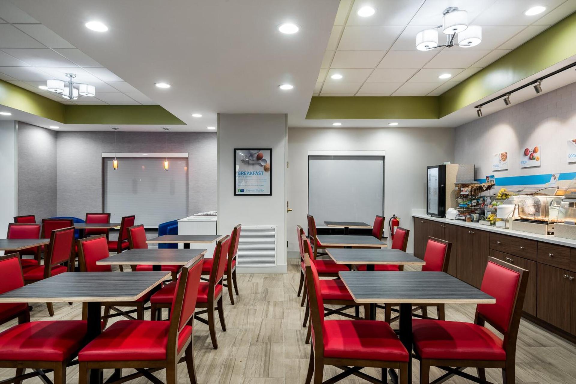 Holiday Inn Express Hotel & Suites Bartow by IHG photo 25