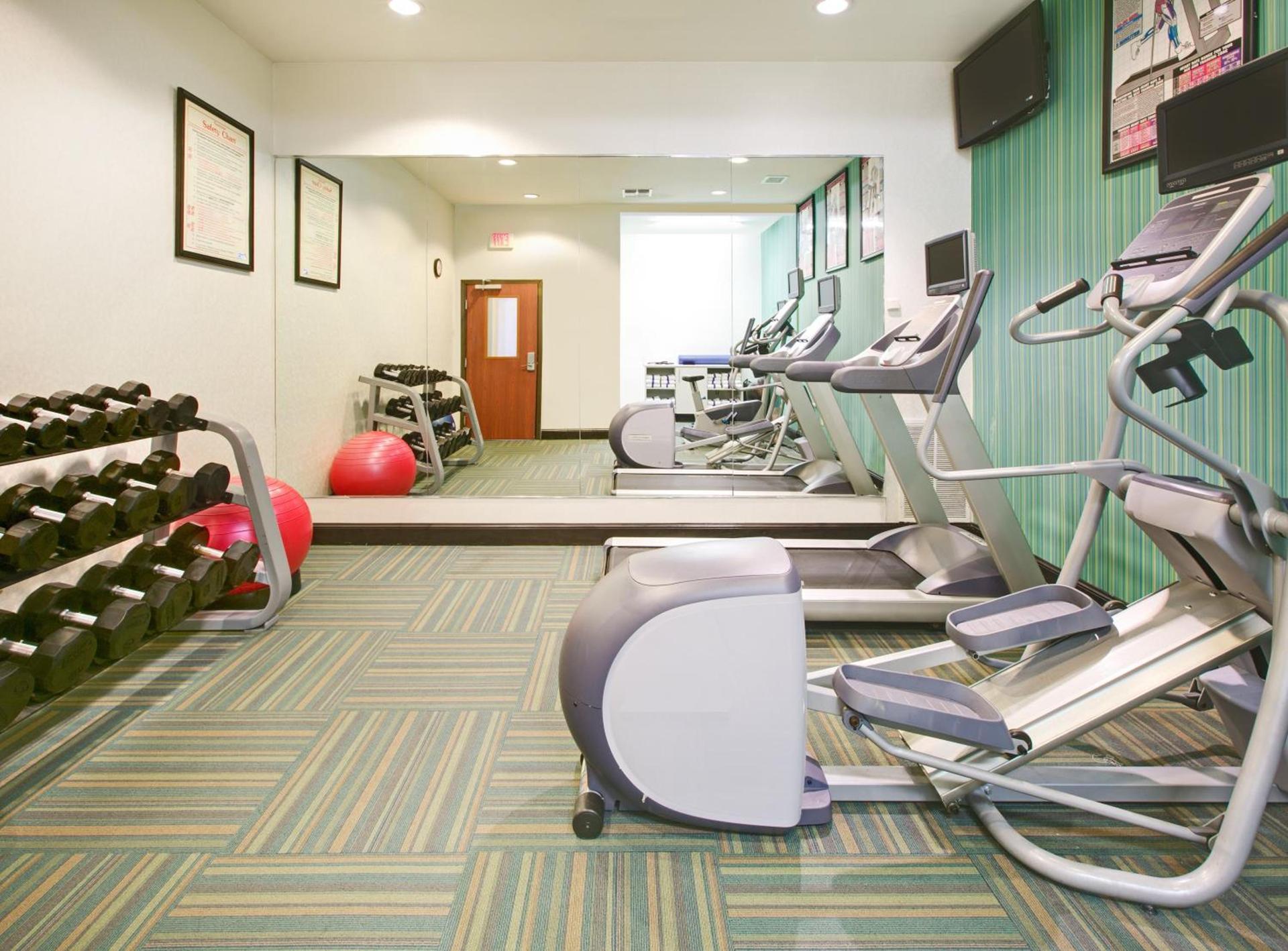 Holiday Inn Express & Suites - Denton North by IHG photo 14