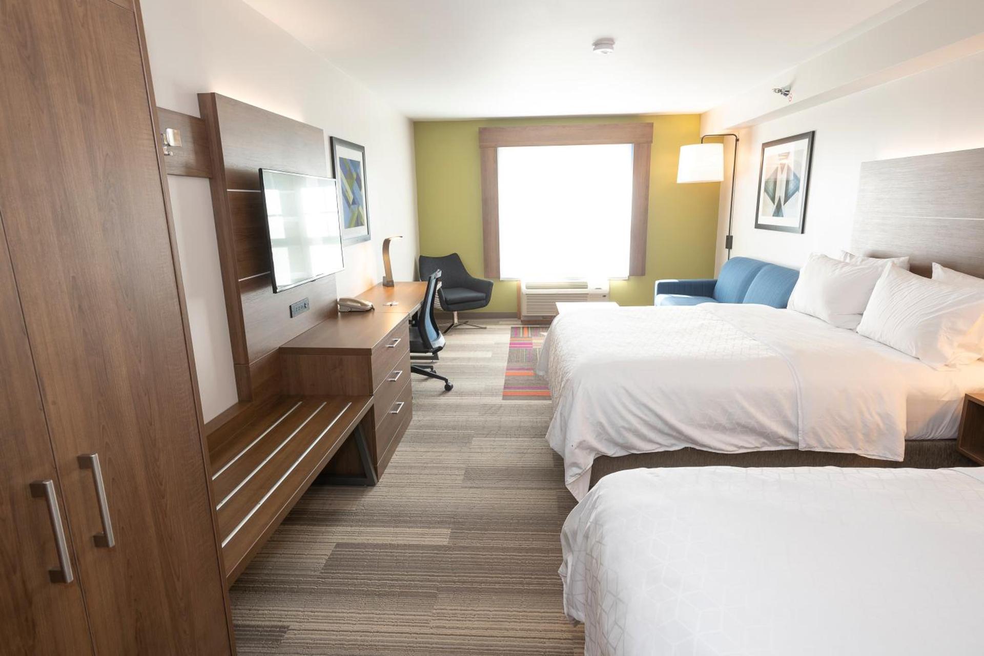 Holiday Inn Express & Suites Iron Mountain by IHG photo 16