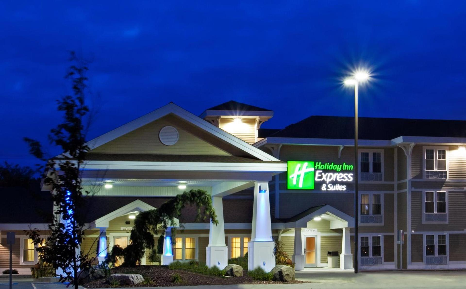 Holiday Inn Express & Suites Iron Mountain by IHG photo 27
