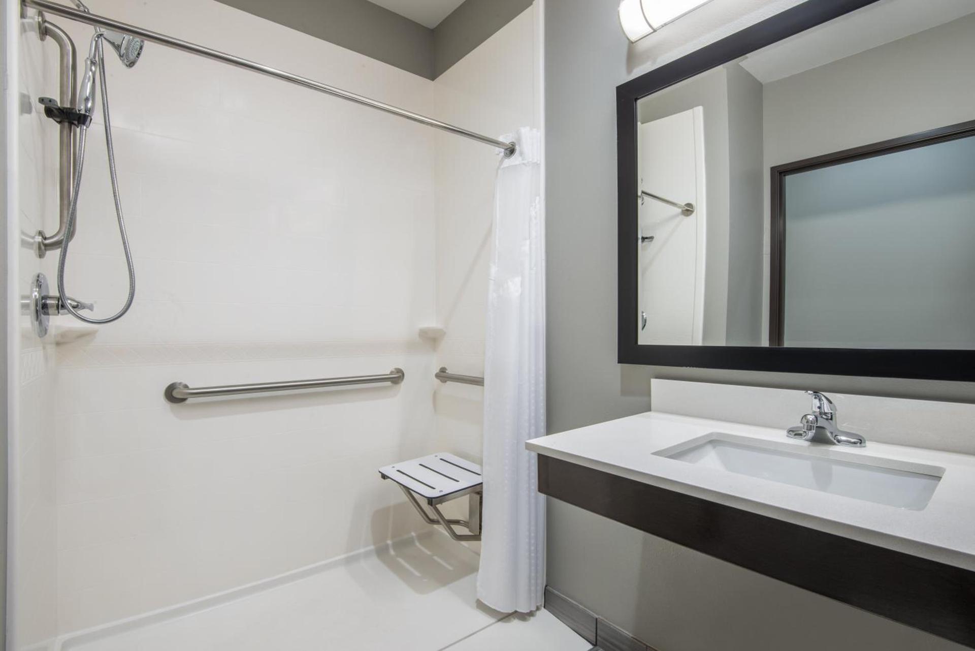 Holiday Inn Express & Suites Stillwater - University Area by IHG photo 31